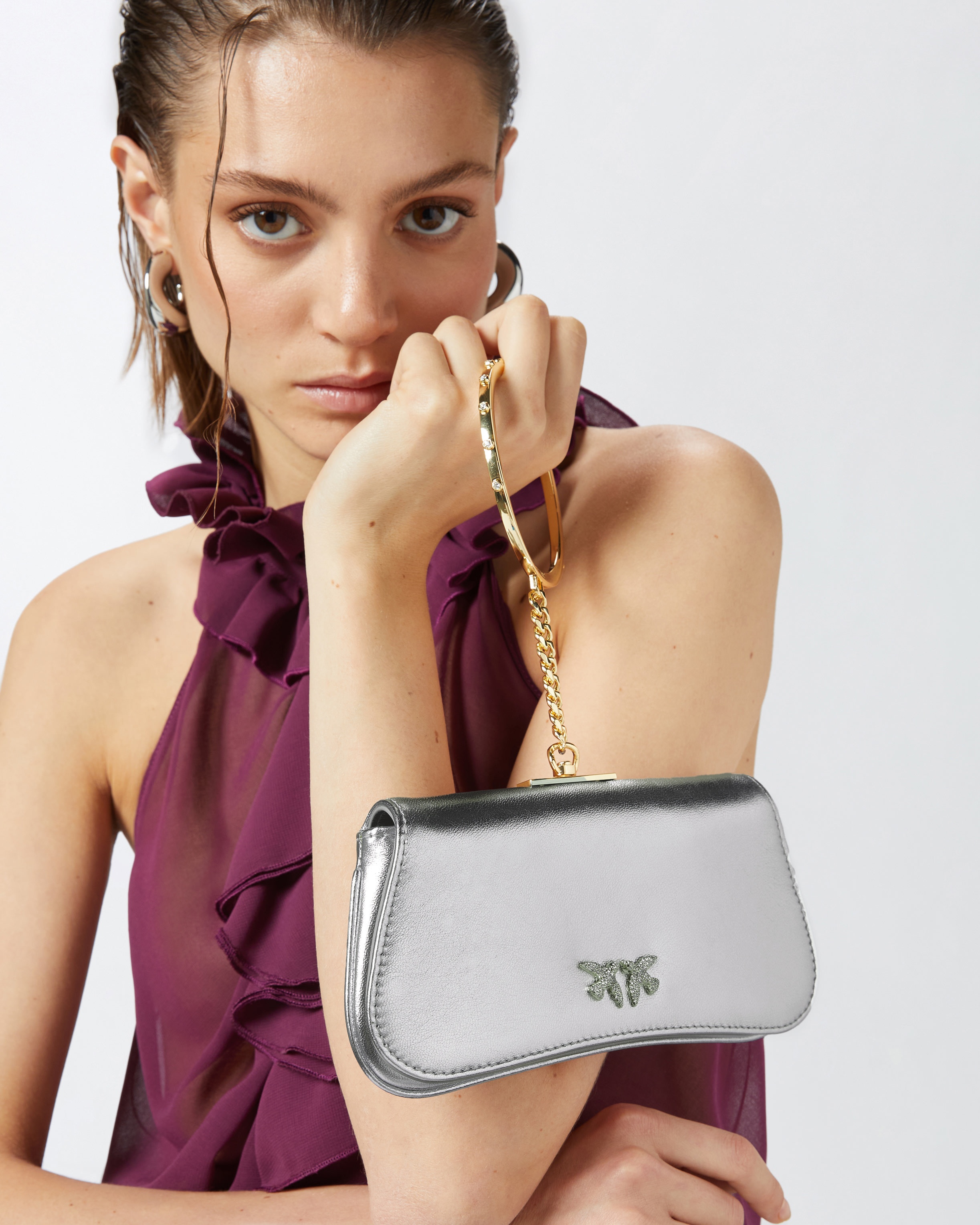 LAMINATED CLUTCH WITH GOLDEN BRACELET - 5