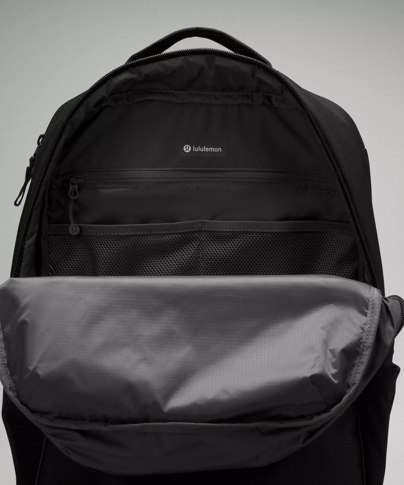 Double-Zip Backpack 22L 5