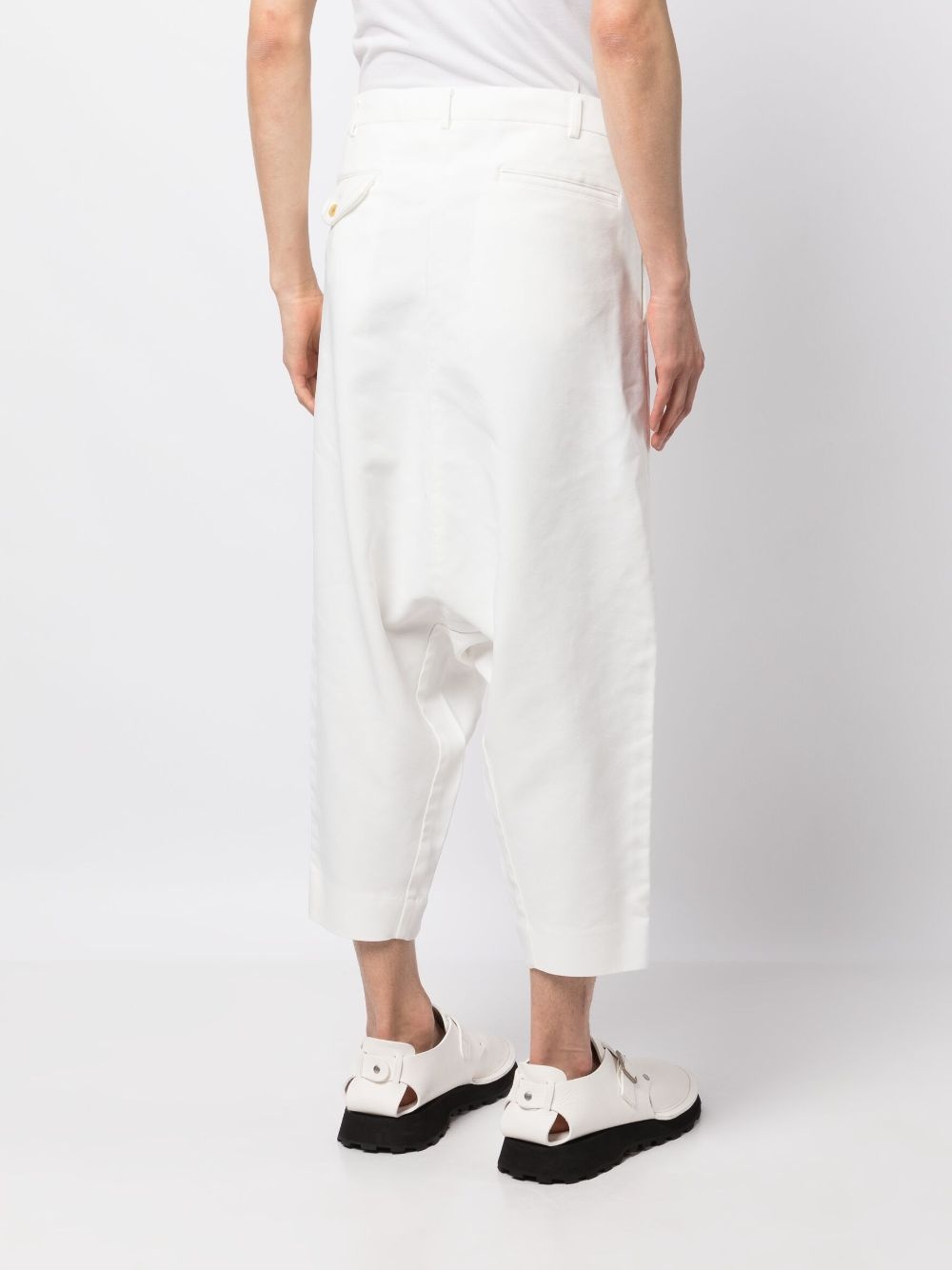cropped drop-crotch trousers - 4