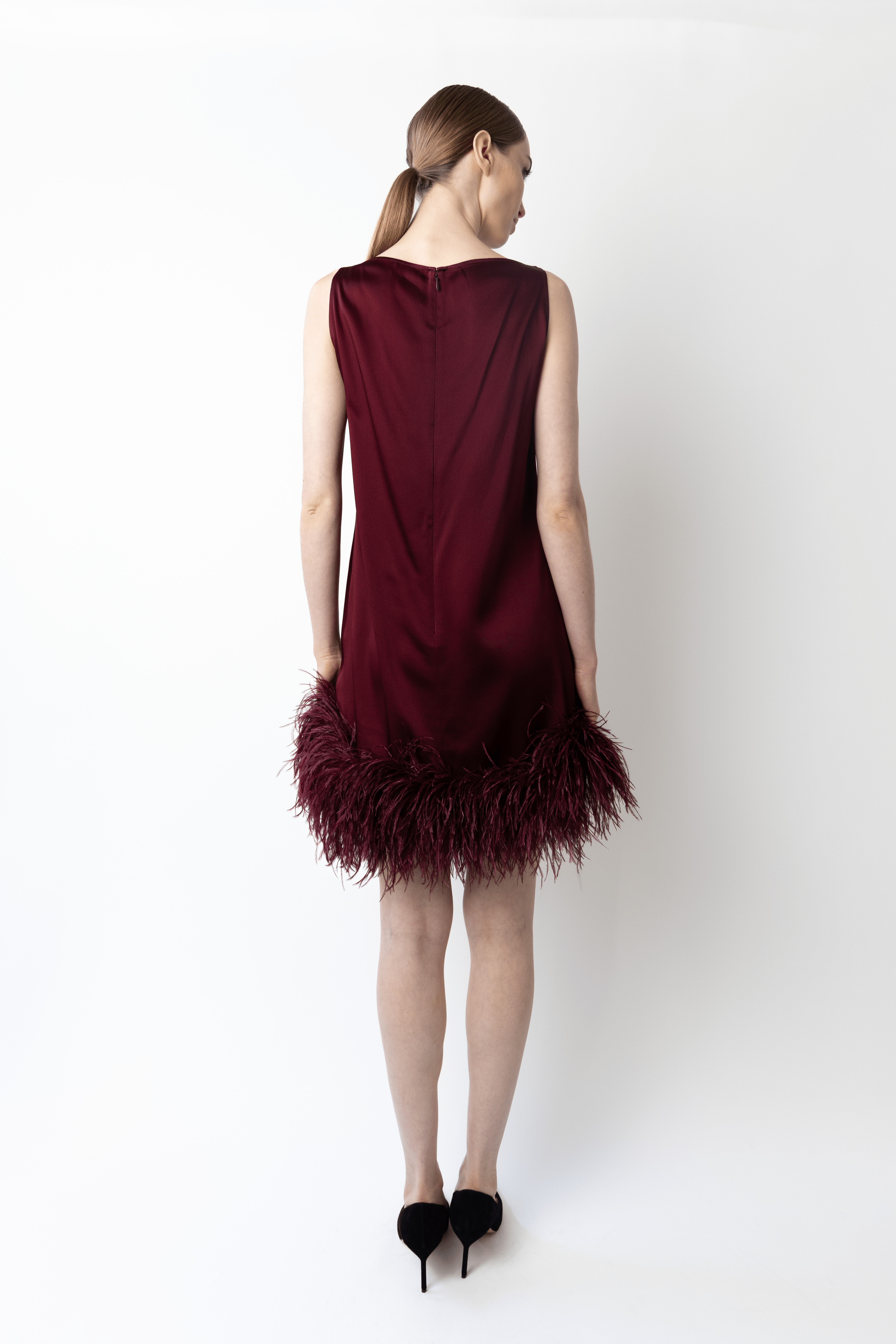 Satin Sleeveless Mini Dress With Feathers - 3