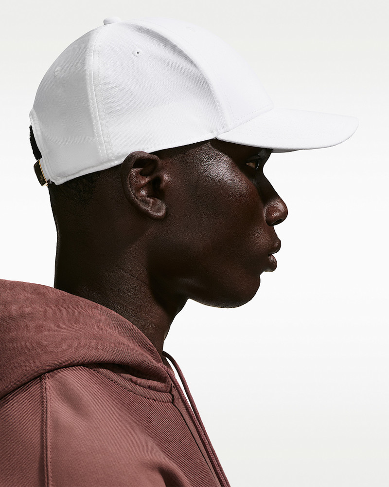 Nike Dri-FIT Club Structured Metal Logo Cap 4