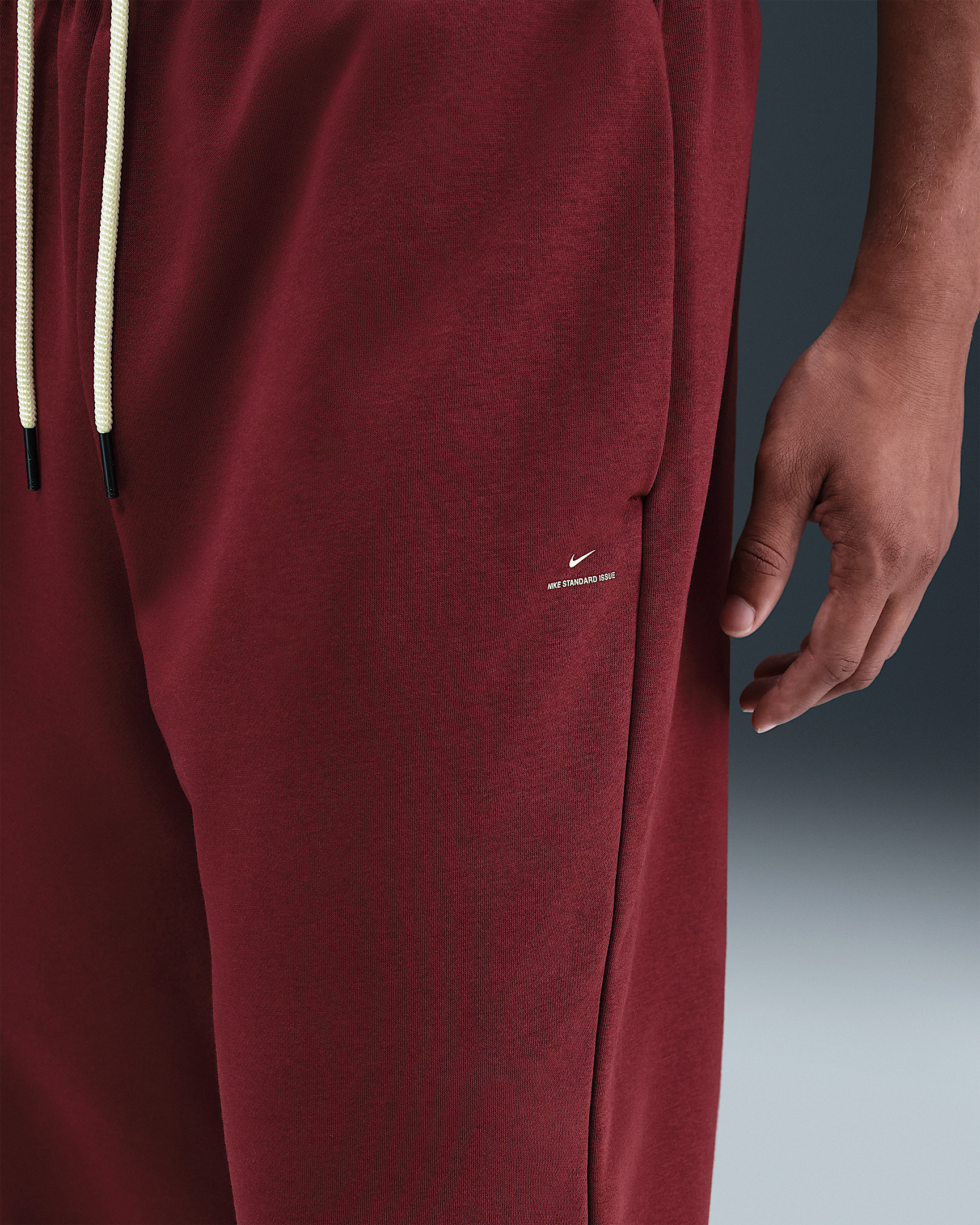 Nike Standard Issue Men's Therma-FIT Brushed Open-Hem Basketball Pants - 6