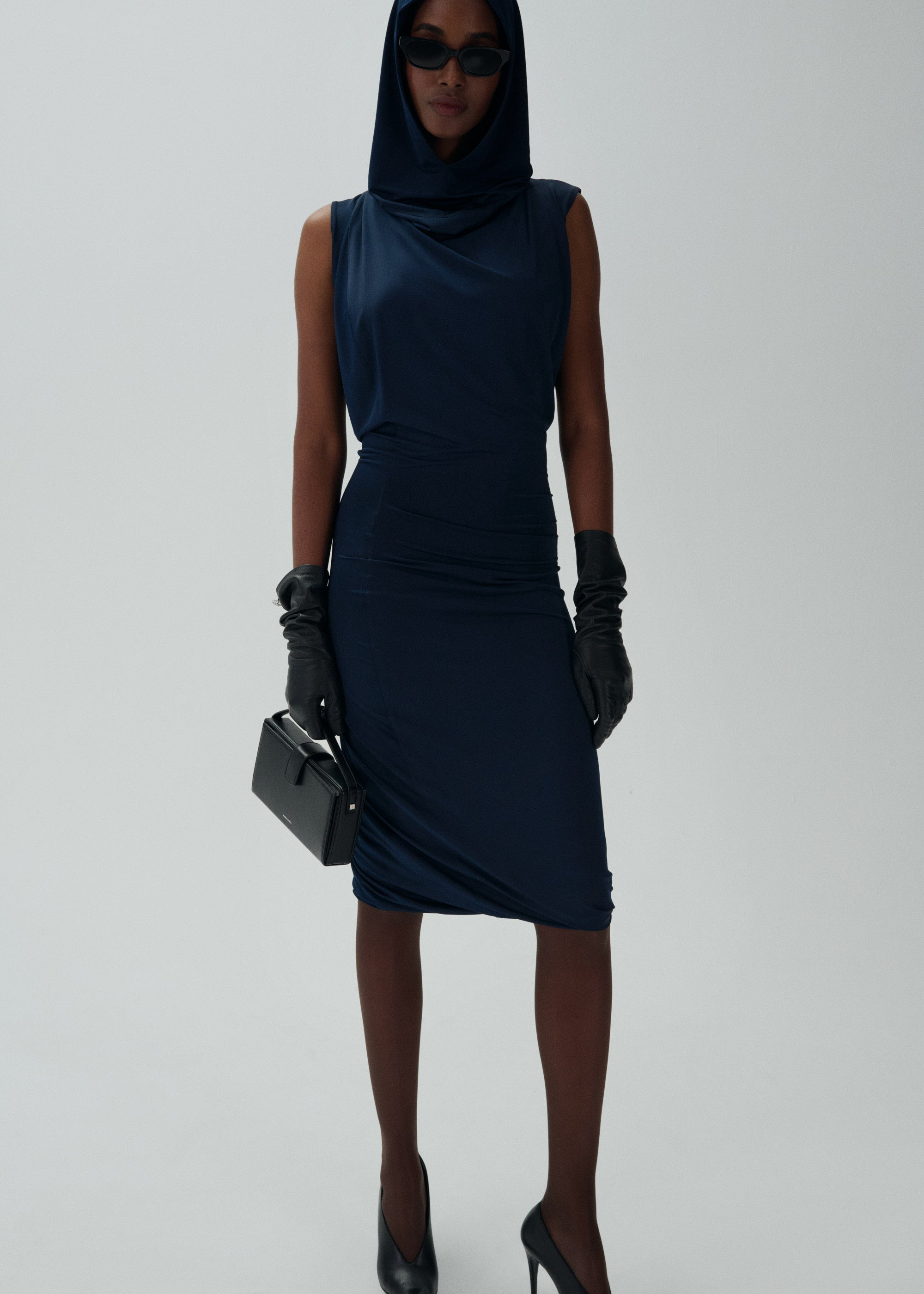 Sleeveless hooded midi dress in navy - 3