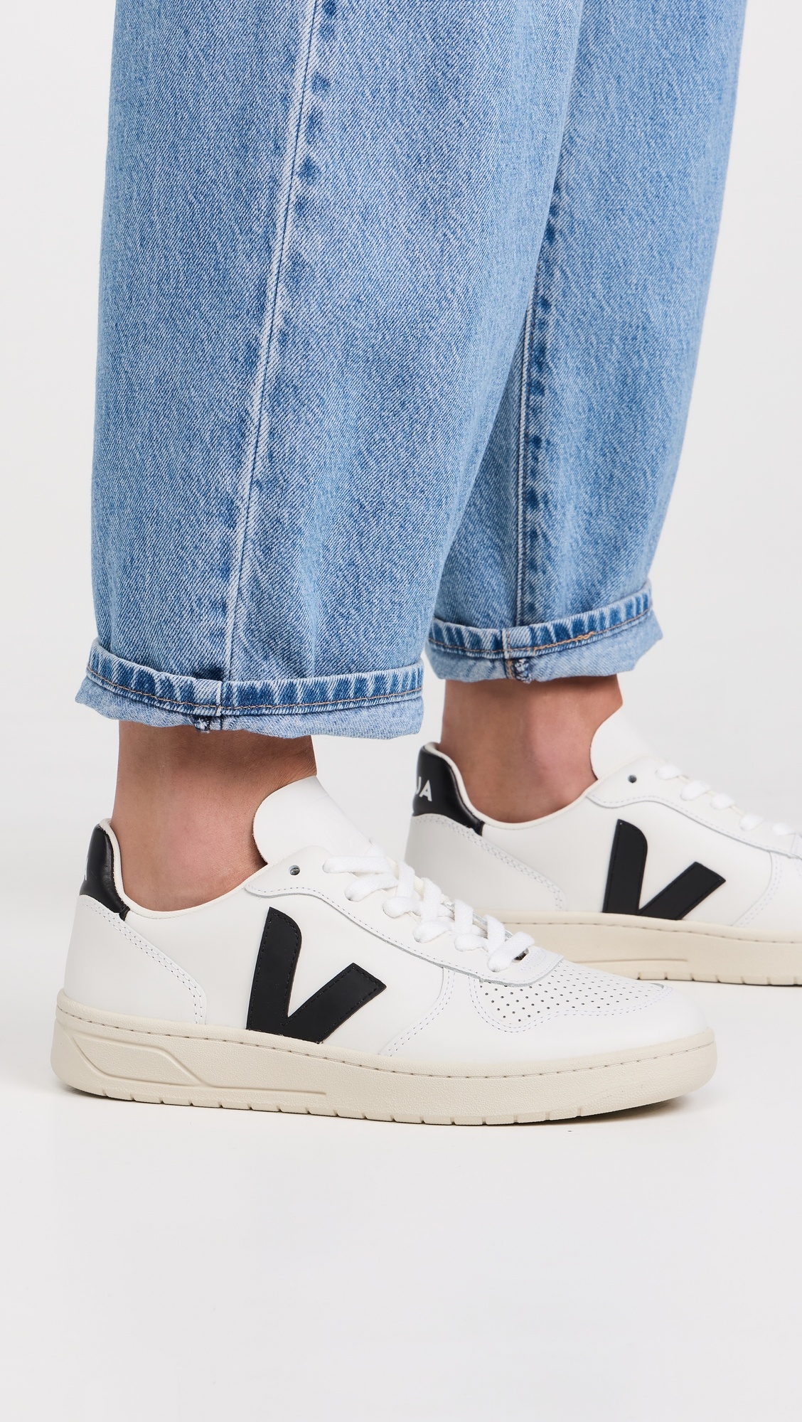 V-10 Lace Up Sneakers - 2