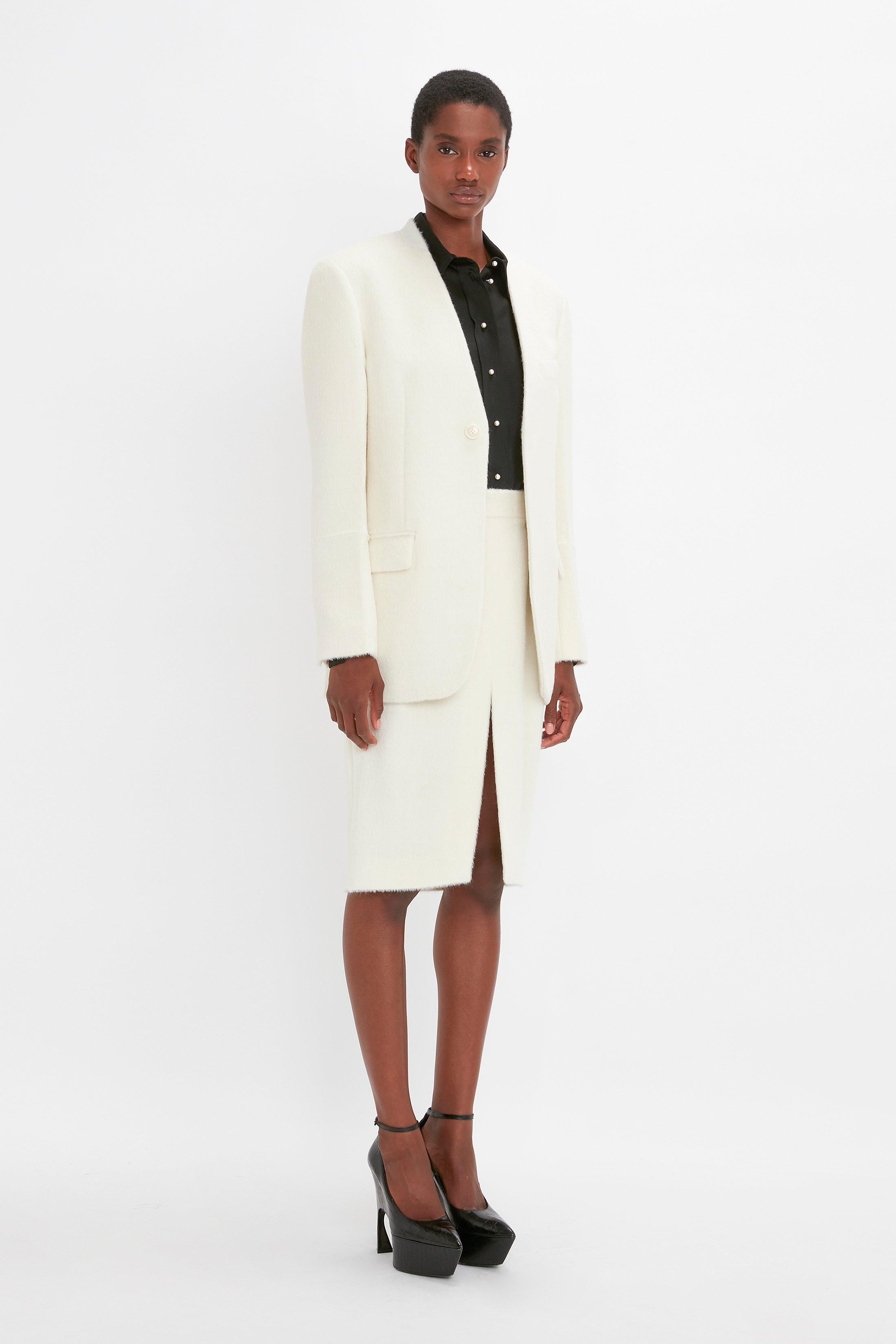 Hidden Lapel Single Breasted Jacket In Ivory - 3