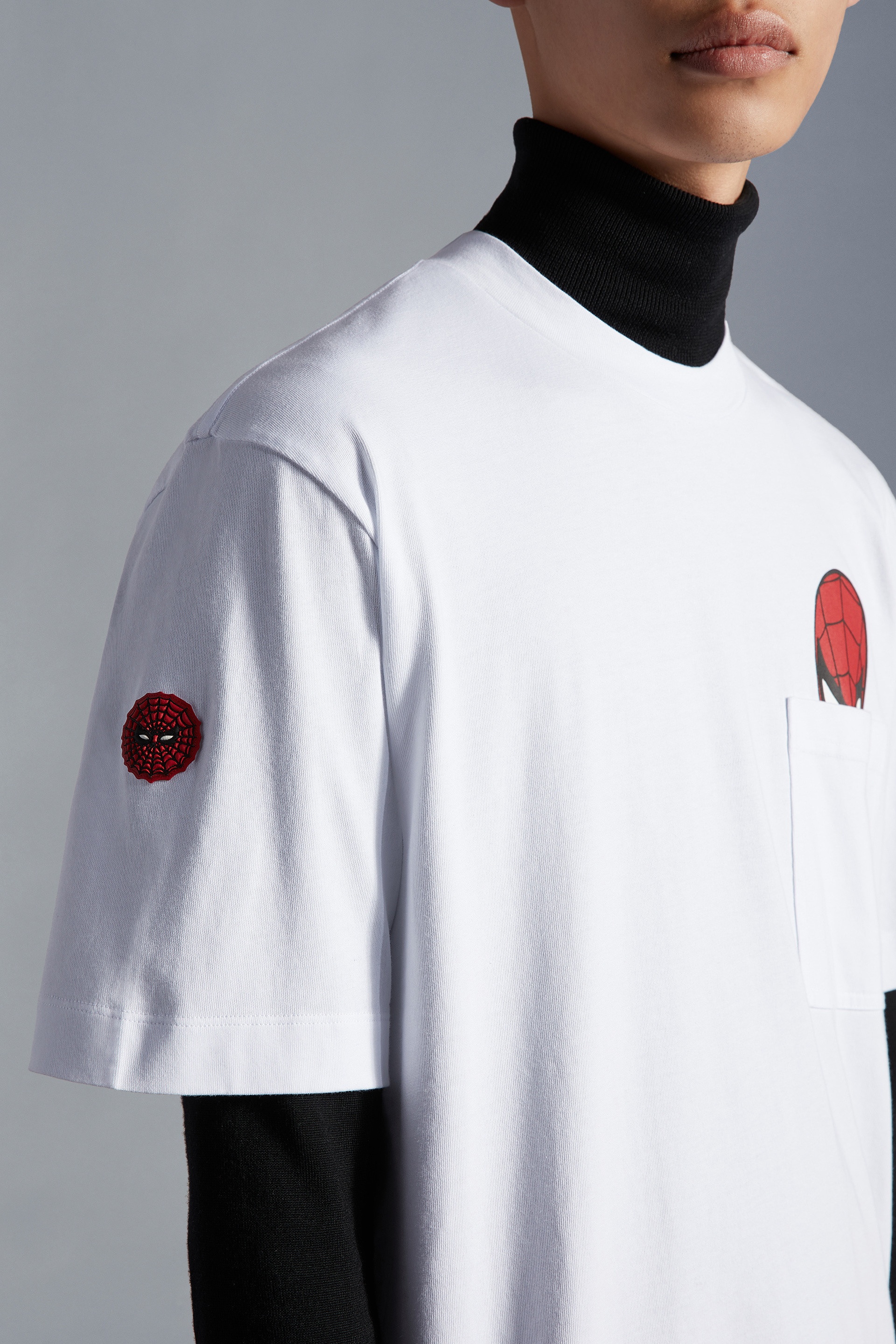 MONCLER2022/23秋冬新作 スパイダーマンモチーフ 半袖Tシャツ MONCLER2022/23秋冬新作 スパイダーマンモチーフ 半袖Tシャツ