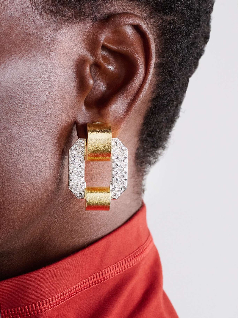 DAVID WEBB Octagonal Buckle 18-karat gold diamond clip earrings Gold outlook