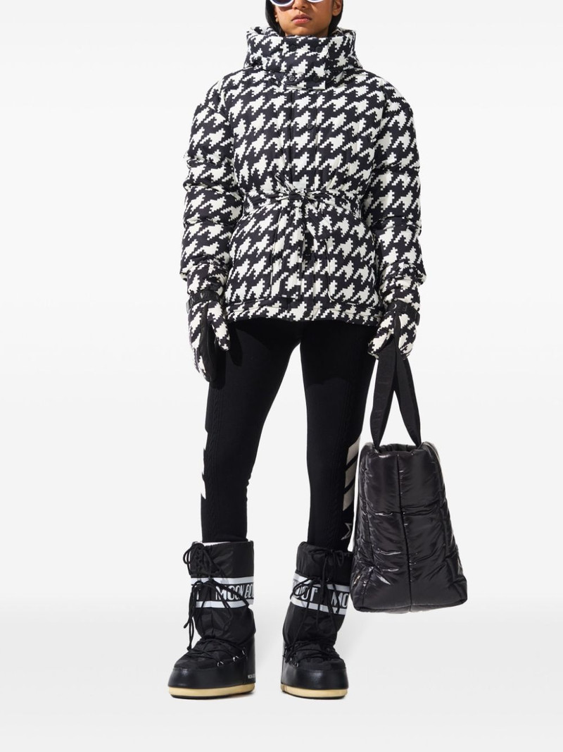 PERFECT MOMENT logo tote bag outlook