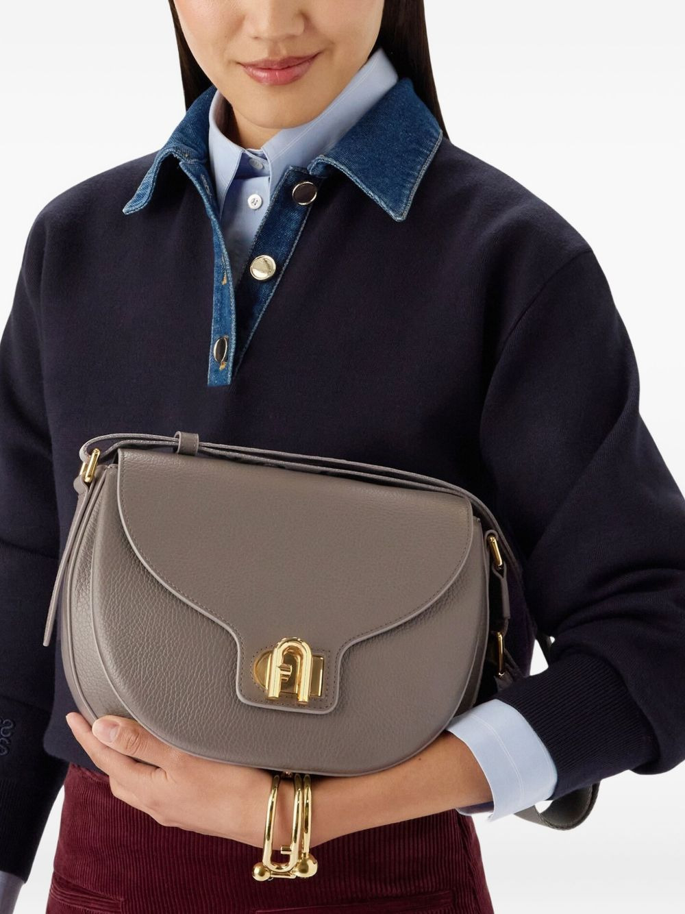 curved-flap leather shoulder bag - 2
