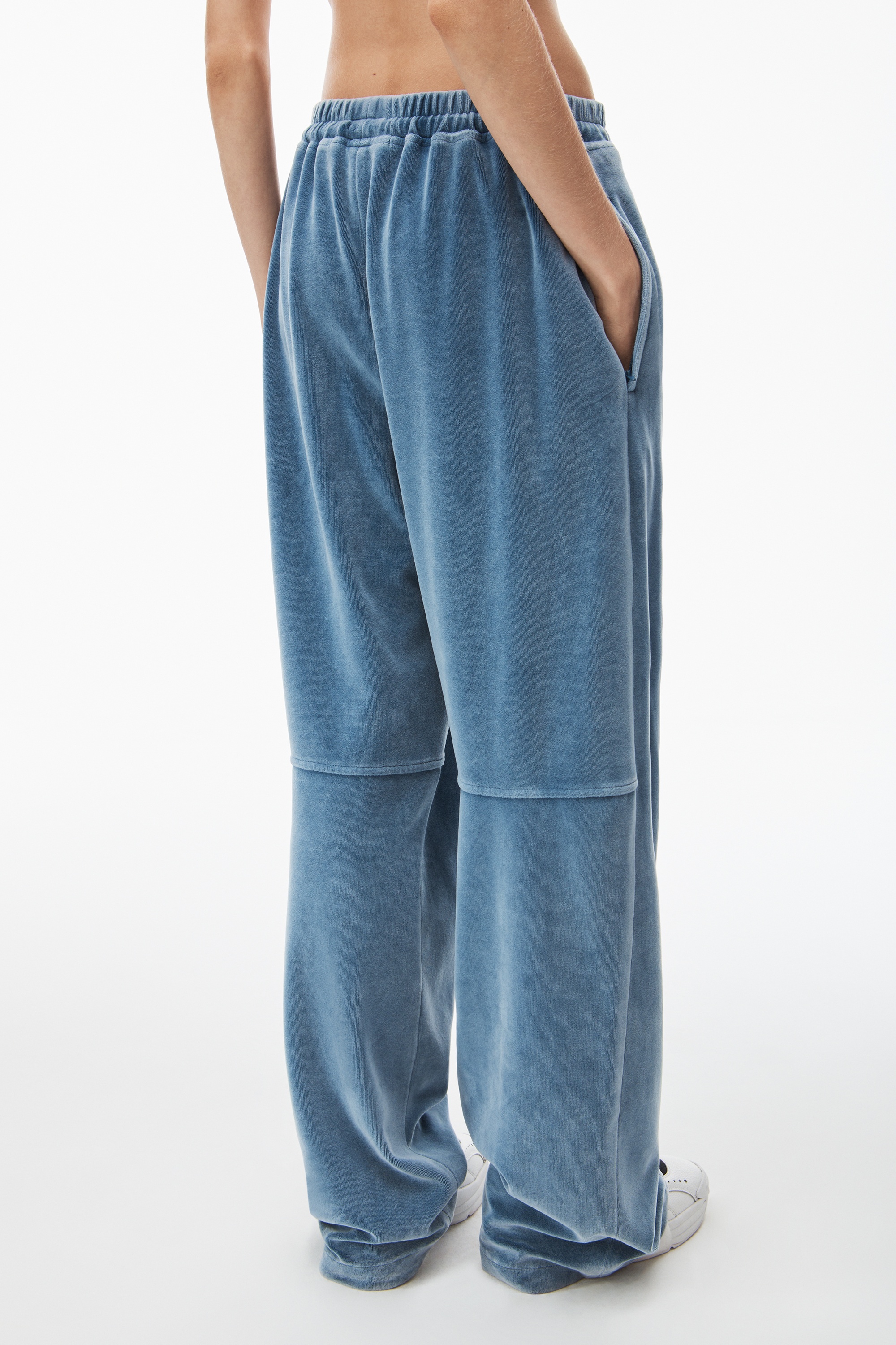 apple logo track pant in velour - 5