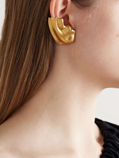 KHAITE Amato gold-tone earrings outlook