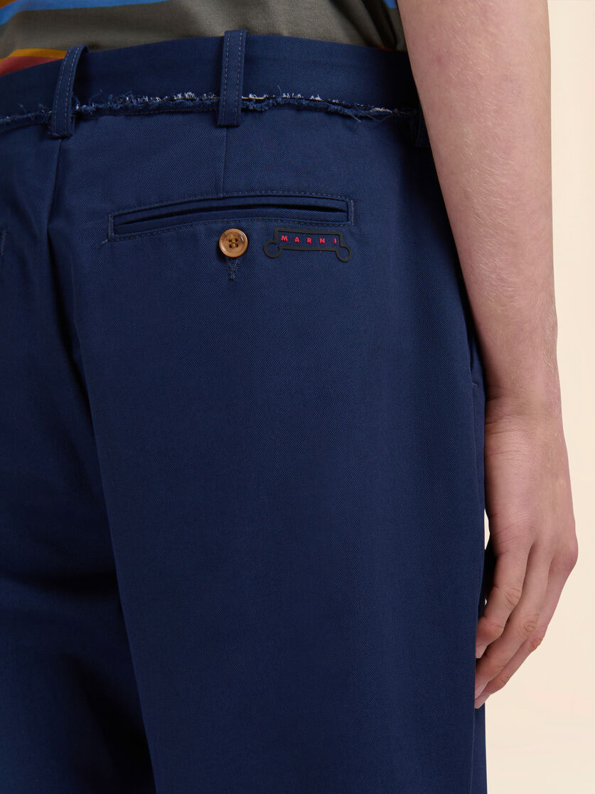 BLUE ORGANIC GABARDINE TROUSERS WITH TRUNKAROO LOGO - 4