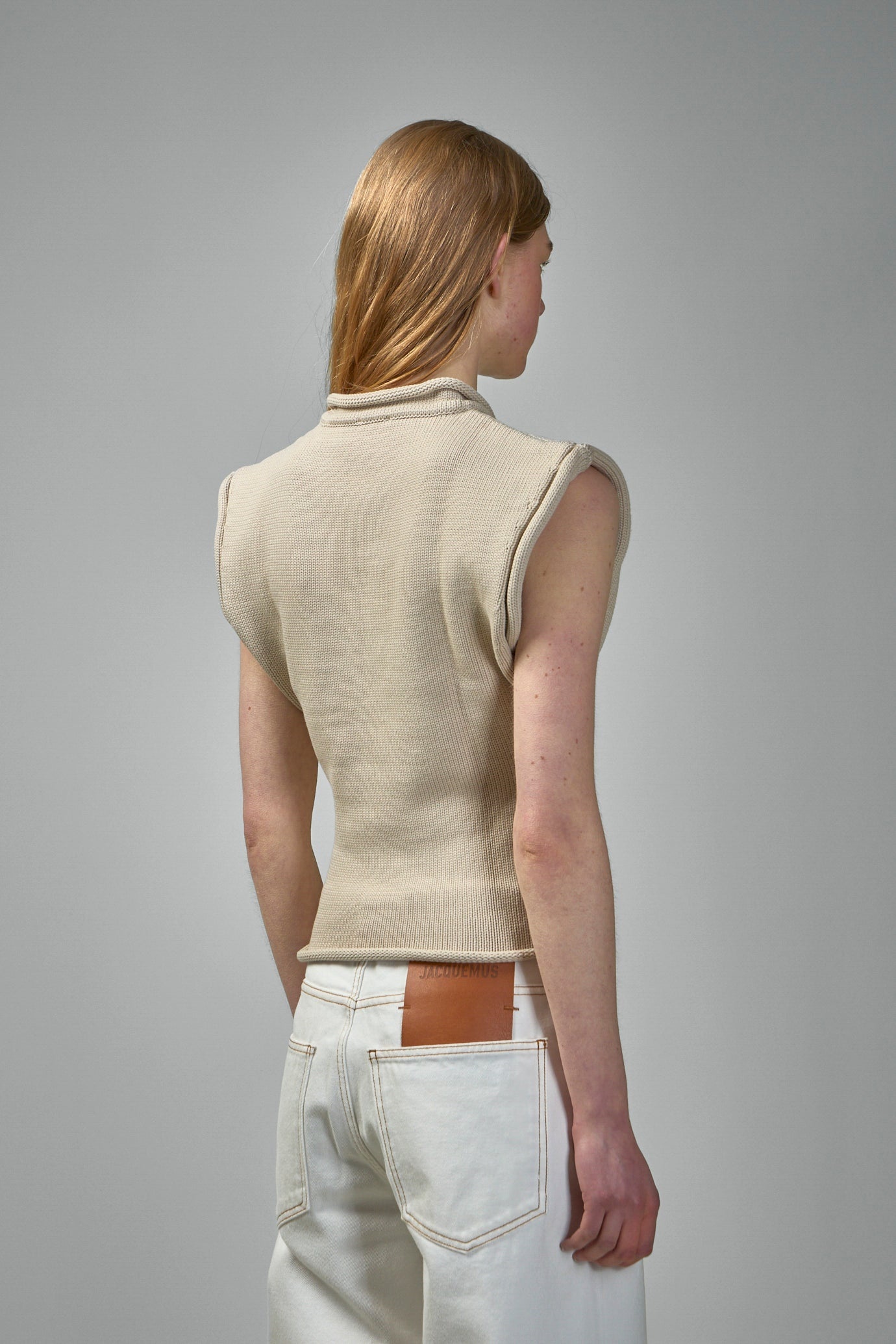 Cropped Sleeveless Sweater - 4