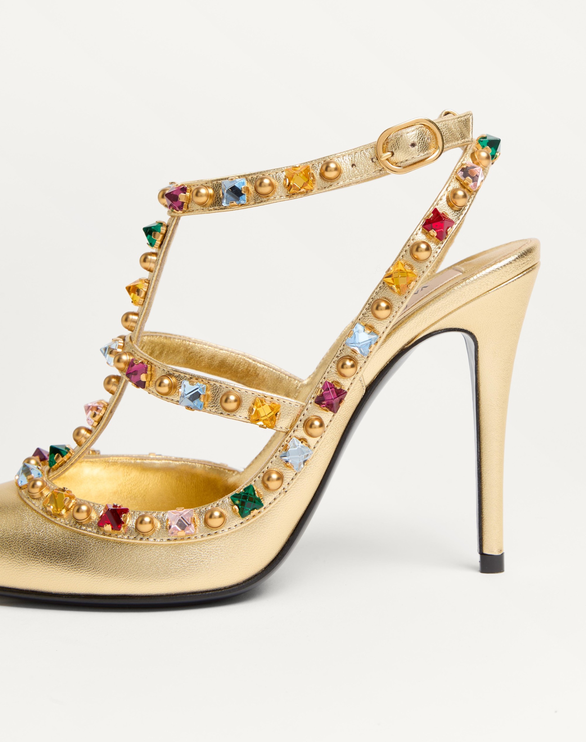 ROCKSTUD DÉCOLLETÉ IN LAMINATED NAPPA WITH CABOCHON AND CRYSTALS 100MM - 7