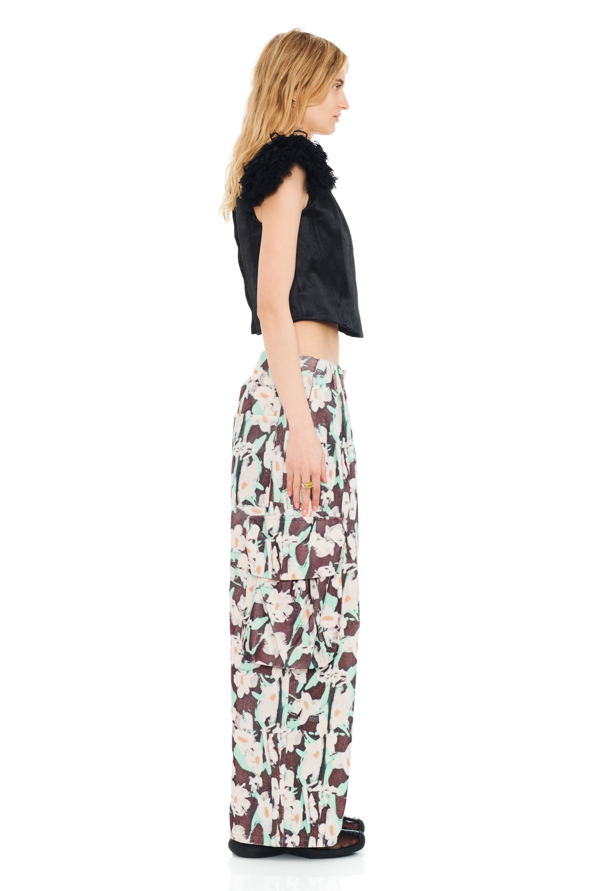 BLACK PAINTED DAISY PLEATED CARGO PANT - 4