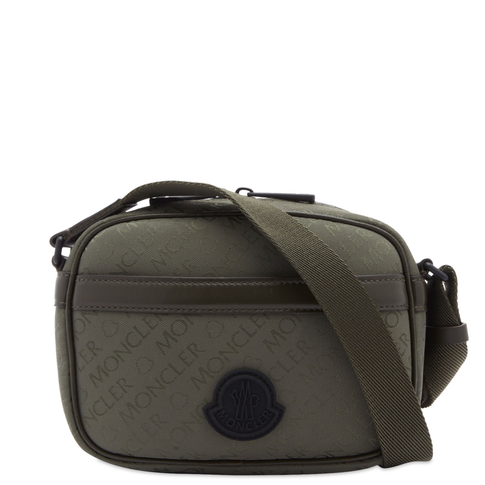 【MONCLER】TECH CROSSBODY BAG Moncler Tech Crossbody Bag | italist
