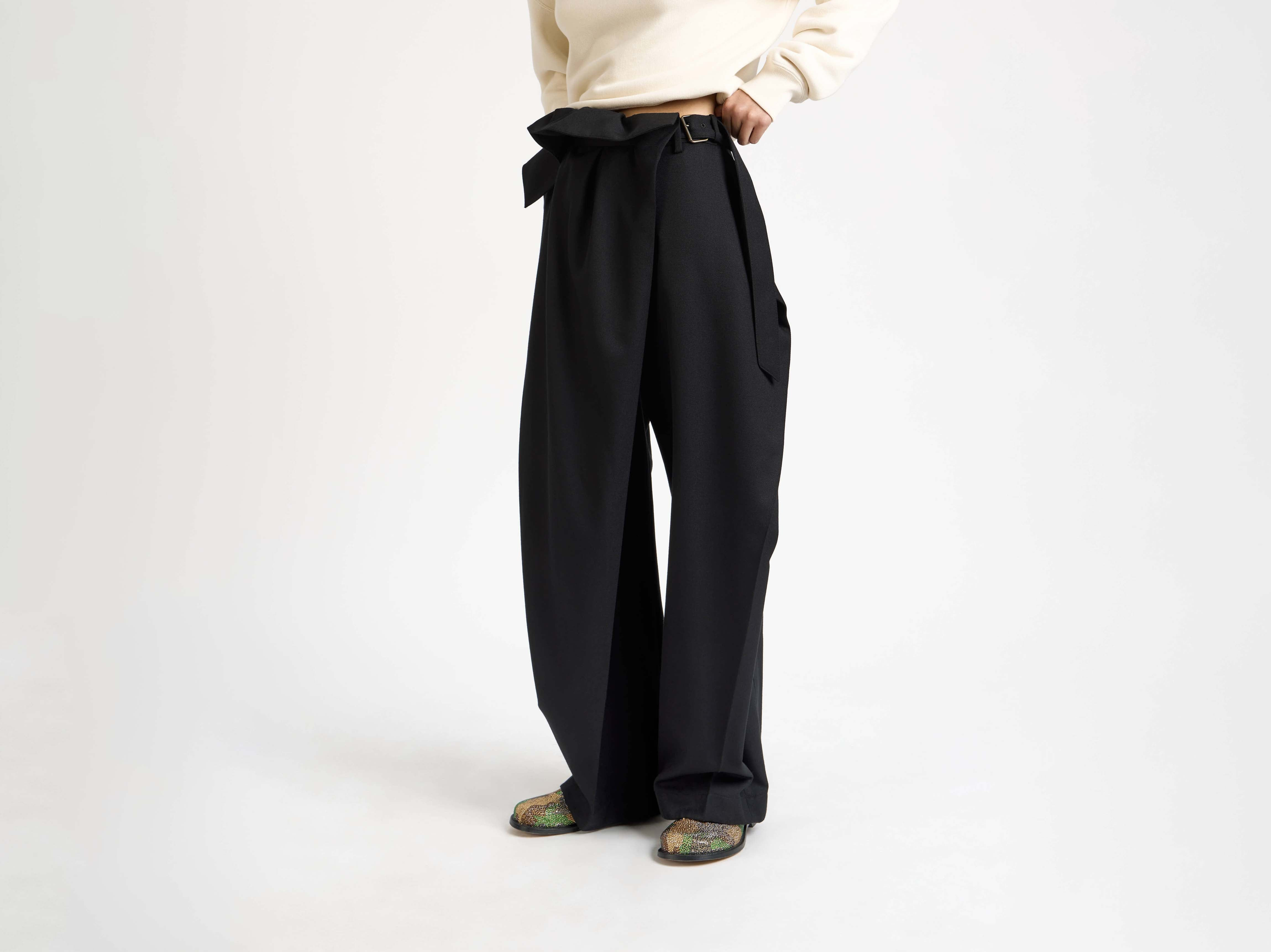 FOLD OVER TROUSERS IN BLACK - 6