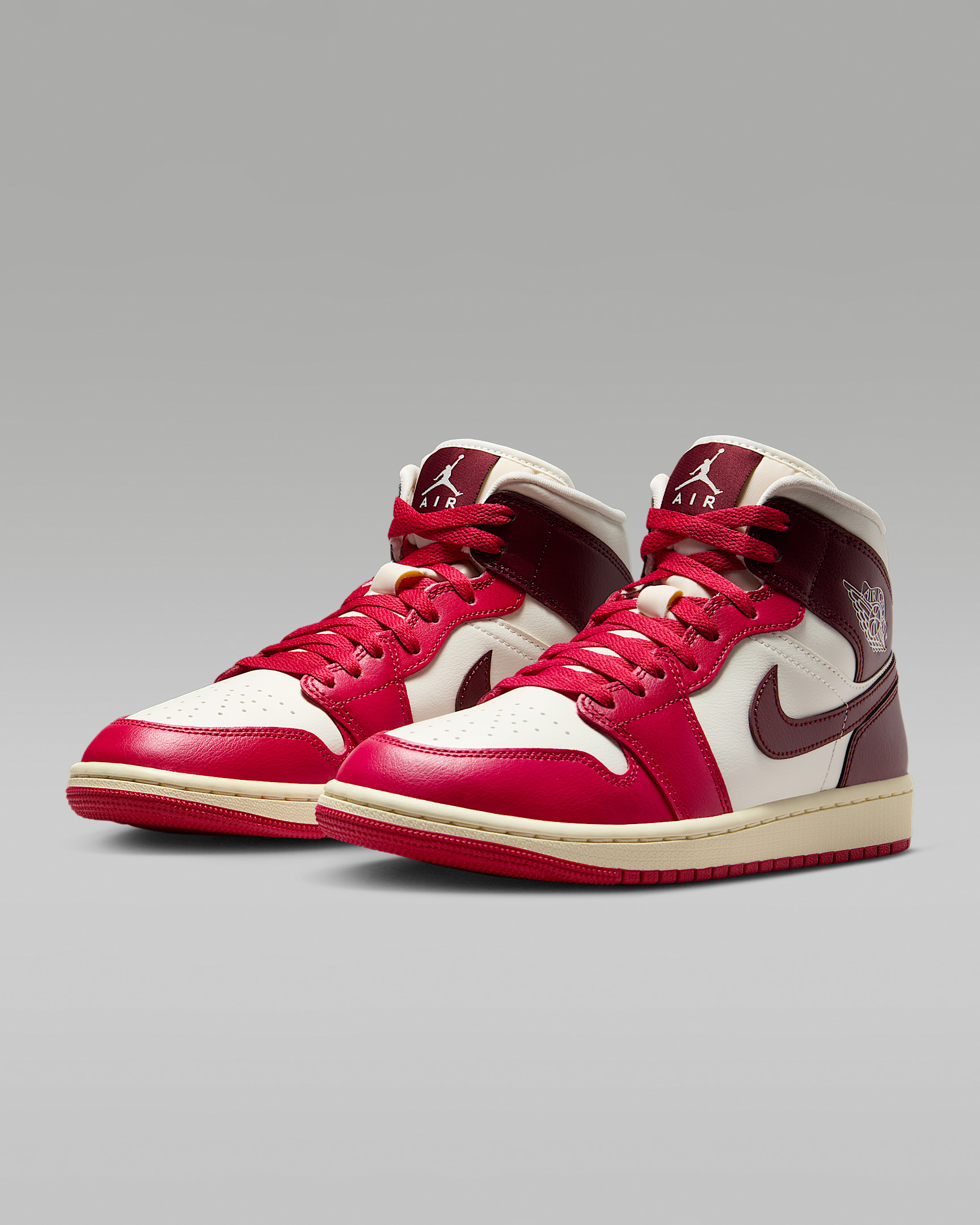 Air Jordan 1 Mid Women's Shoes - 5