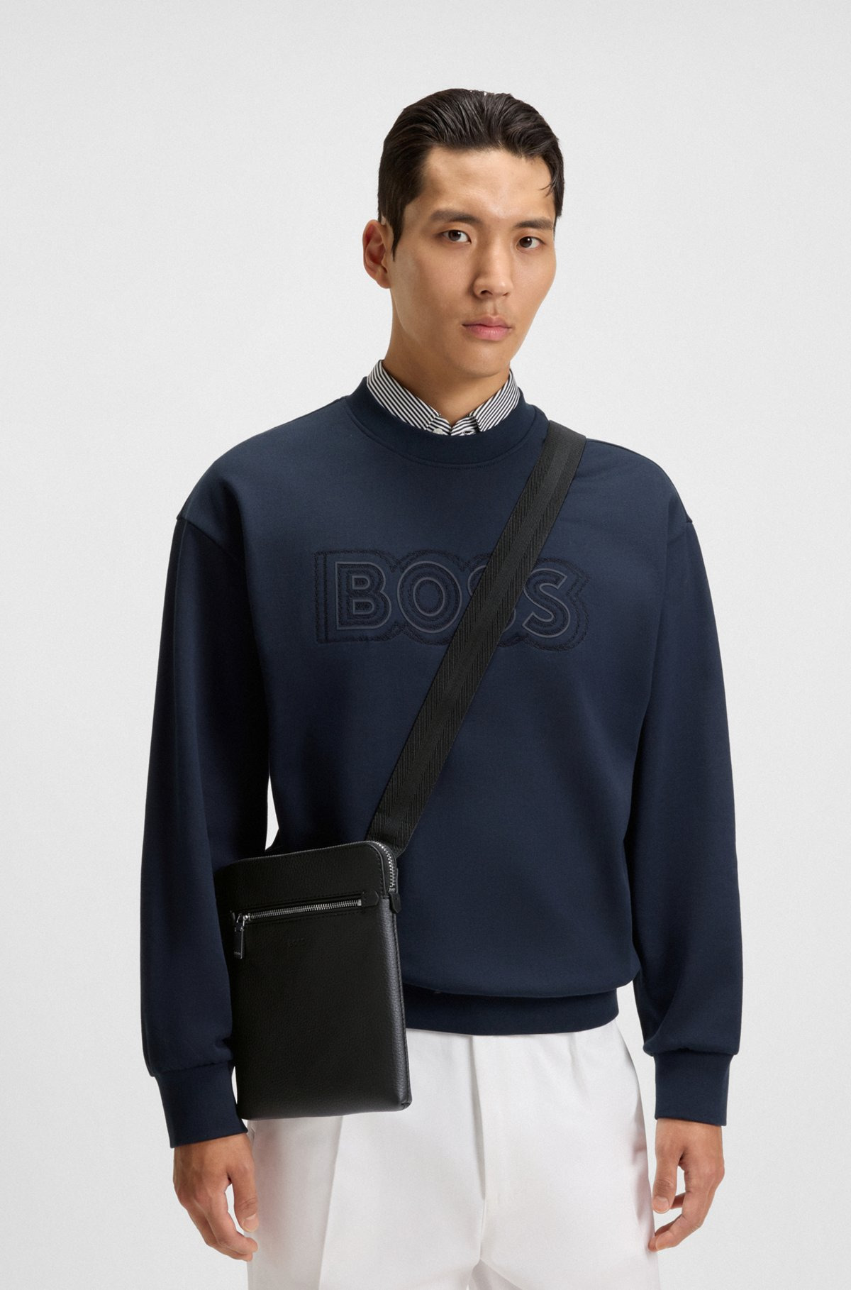 GRAINED ITALIAN-LEATHER ENVELOPE BAG WITH EMBOSSED LOGO 4