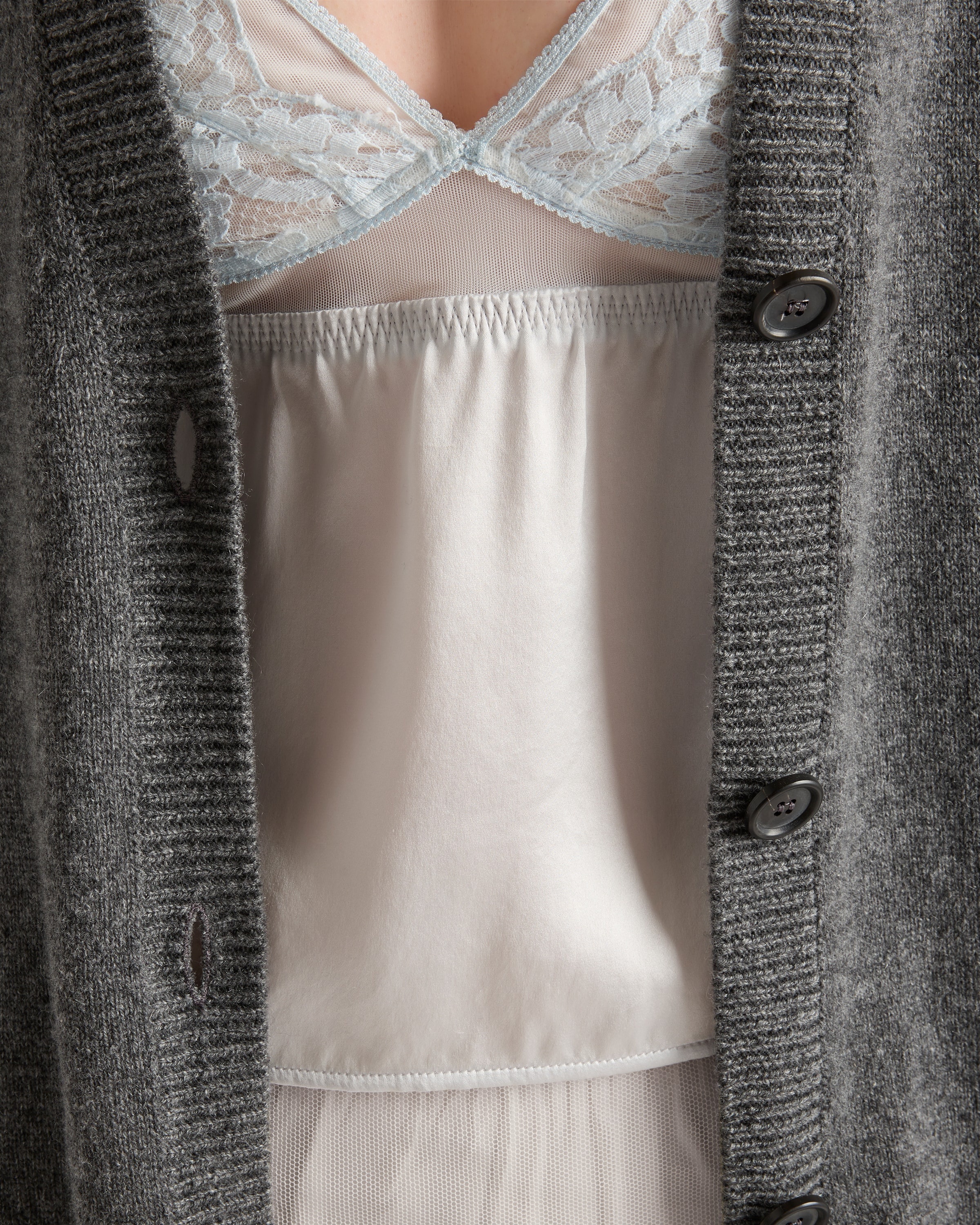 Vintage-look satin and lace top - 3