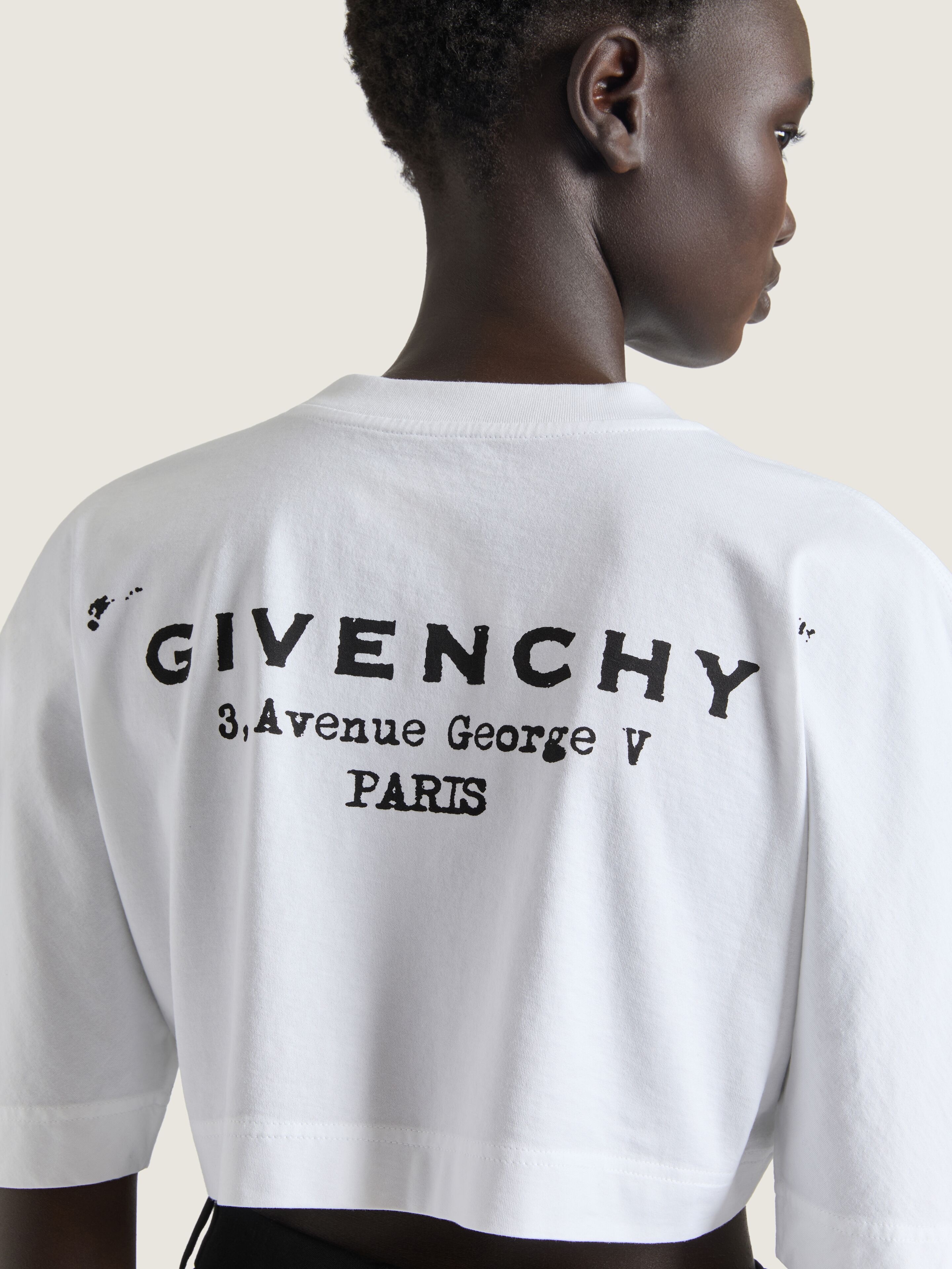 CROPPED FIT T-SHIRT IN COTTON WITH GIVENCHY STAMP PRINT - 4