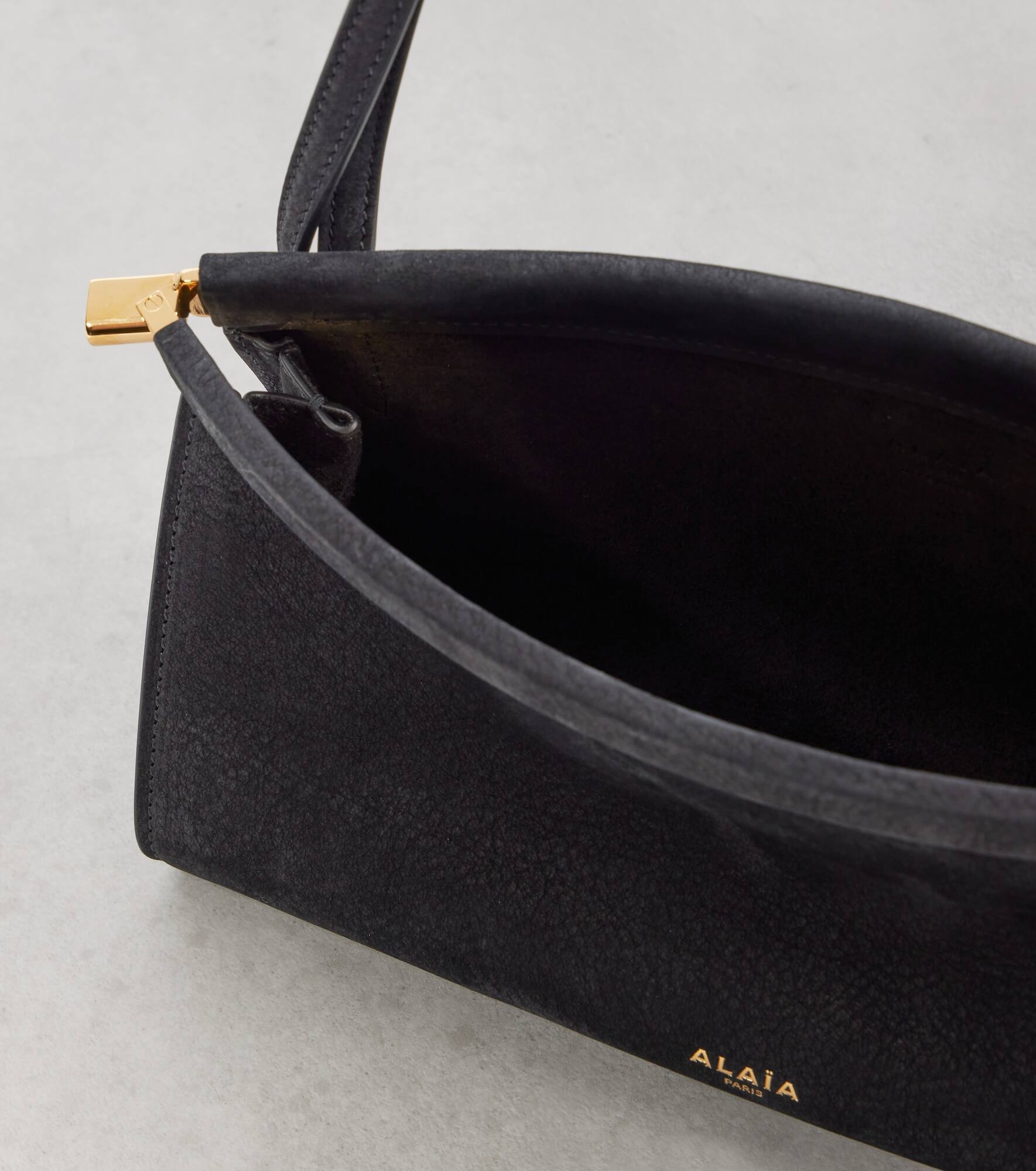 Curve Medium leather shoulder bag - 3