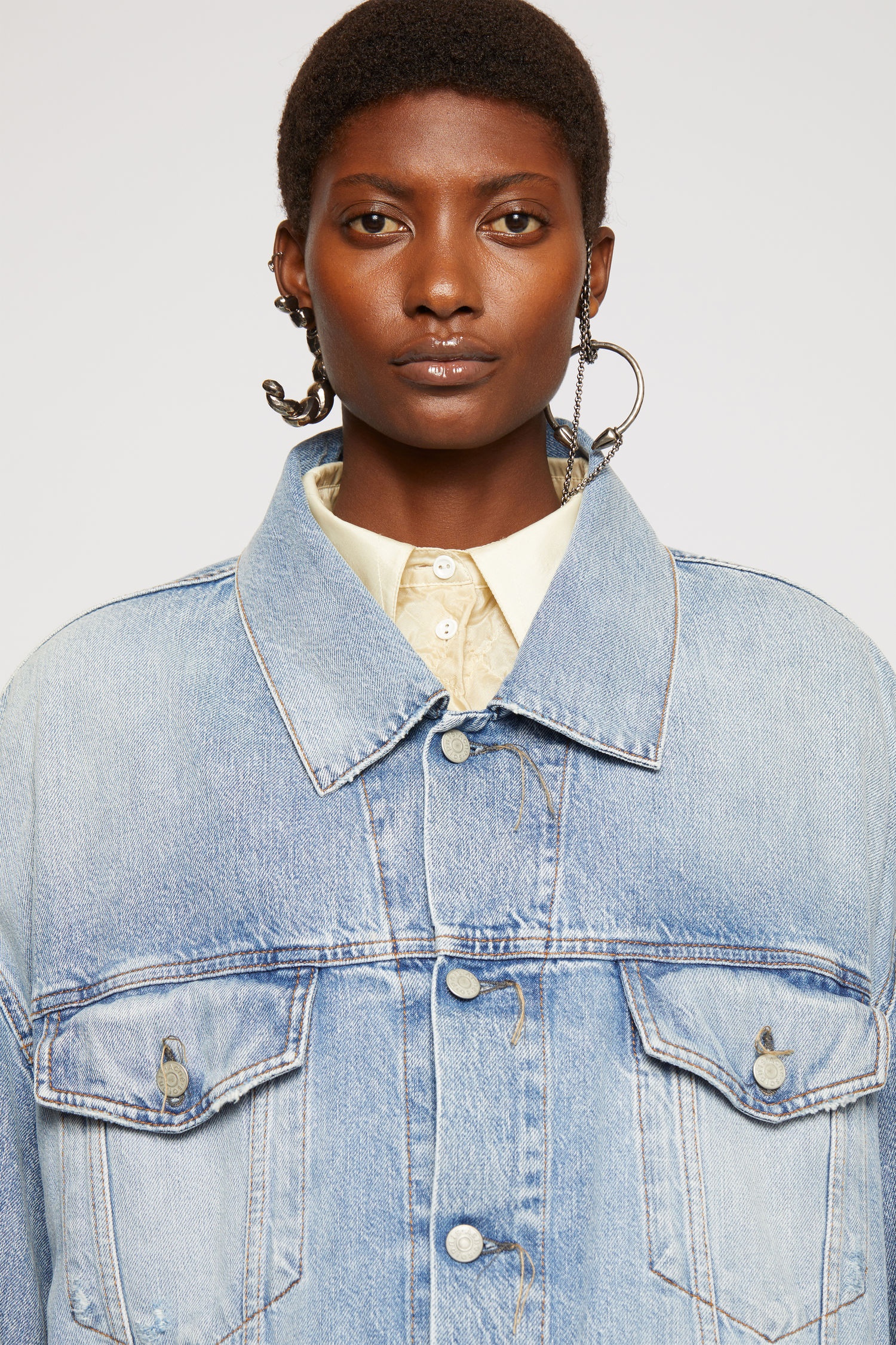 Oversized-fit denim jacket light blue - 6