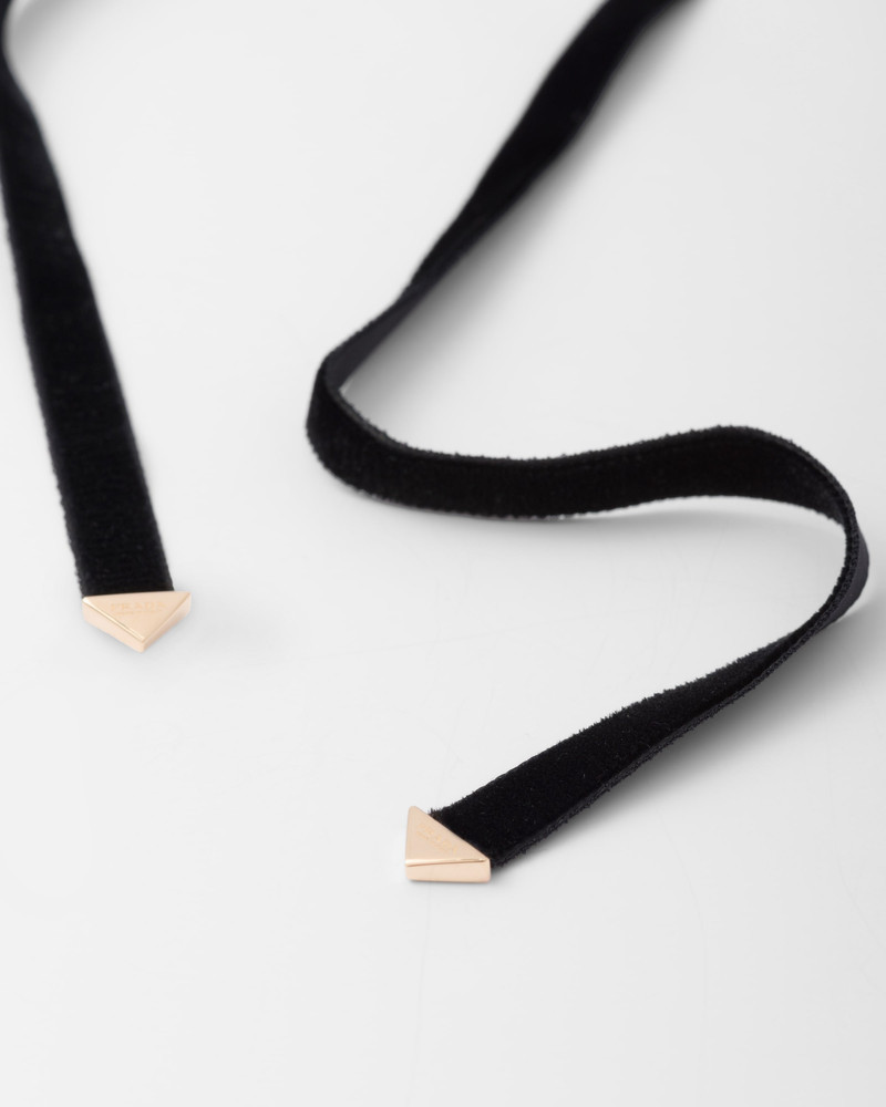 Eternal Gold choker with large pendant in yellow gold 5