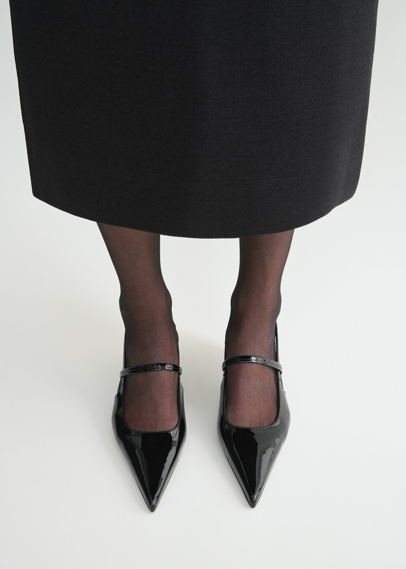 TOTEME Sharp patent-leather slingbacks black outlook