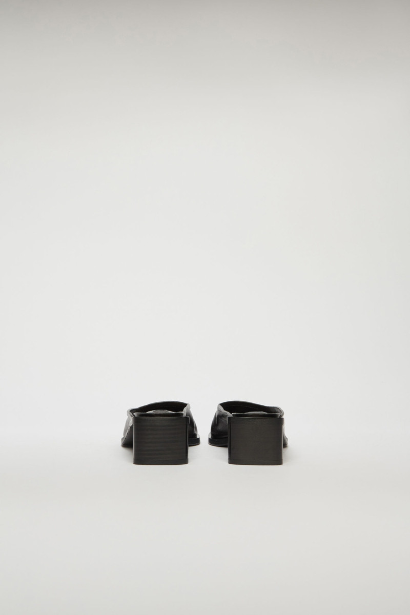 Open-toe leather mules black/black 8