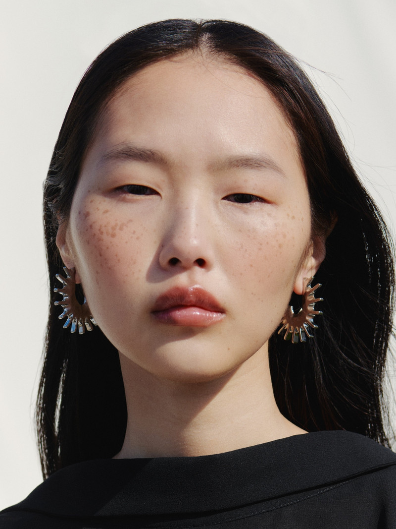 JACQUEMUS The Hippocampe earrings outlook