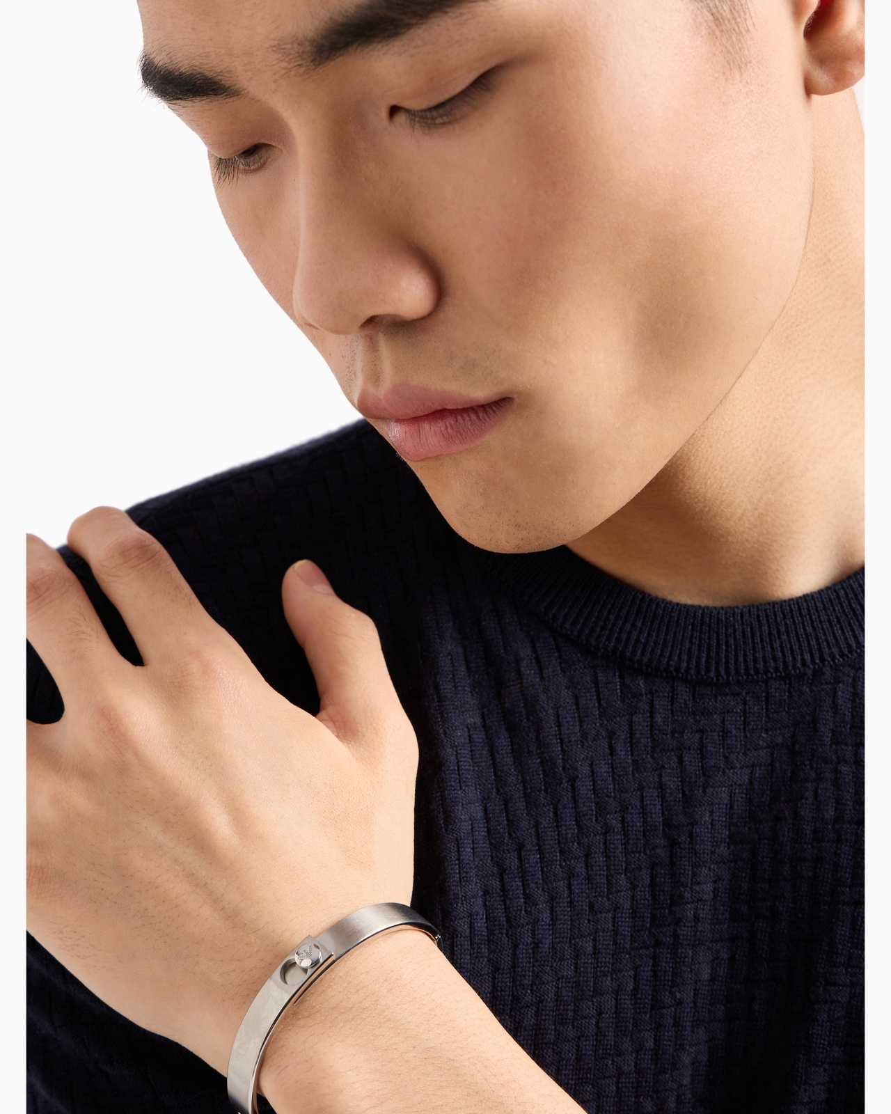 STAINLESS STEEL BANGLE BRACELET - 4