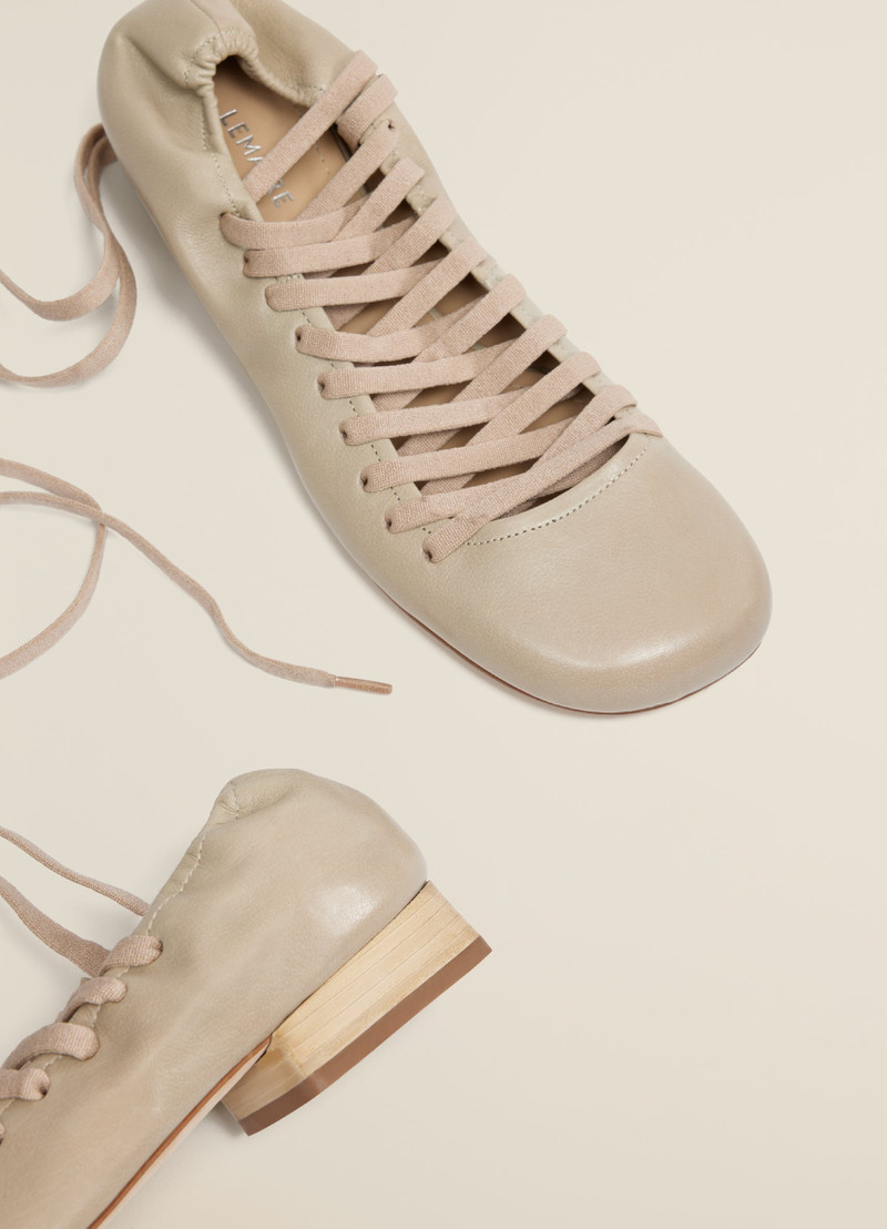 Lemaire LACED PUMP 15 outlook