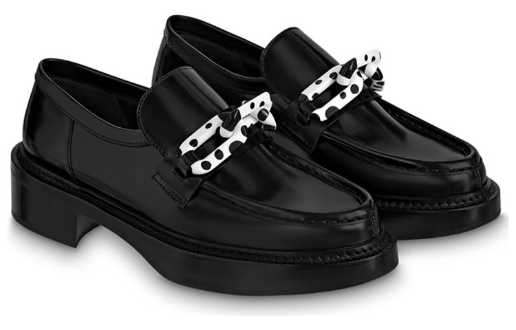 (WMNS) LOUIS VUITTON x YK Academy Loafers 'Black with White' 1AB9JW - 2