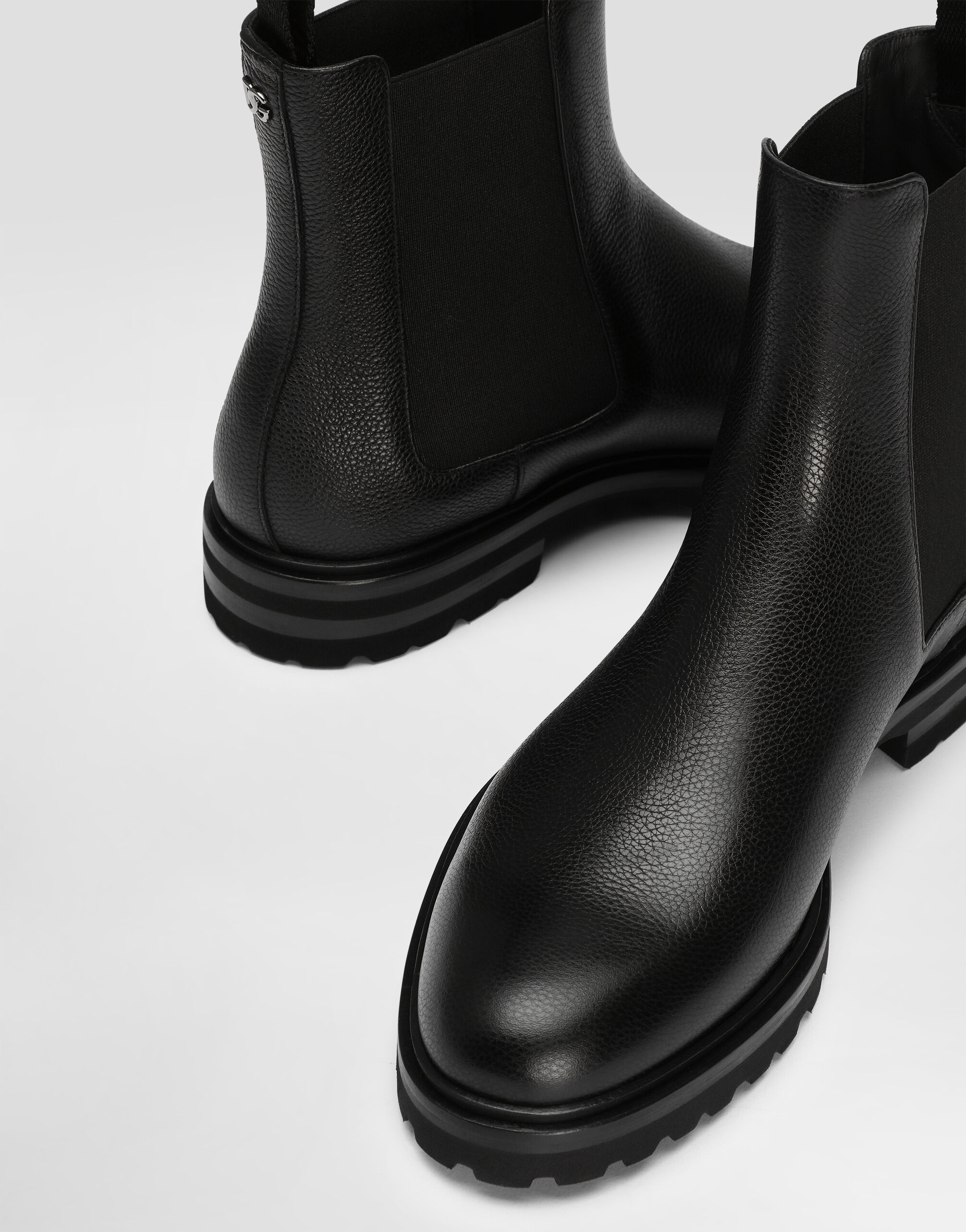 Grainy calfskin ankle boots - 4