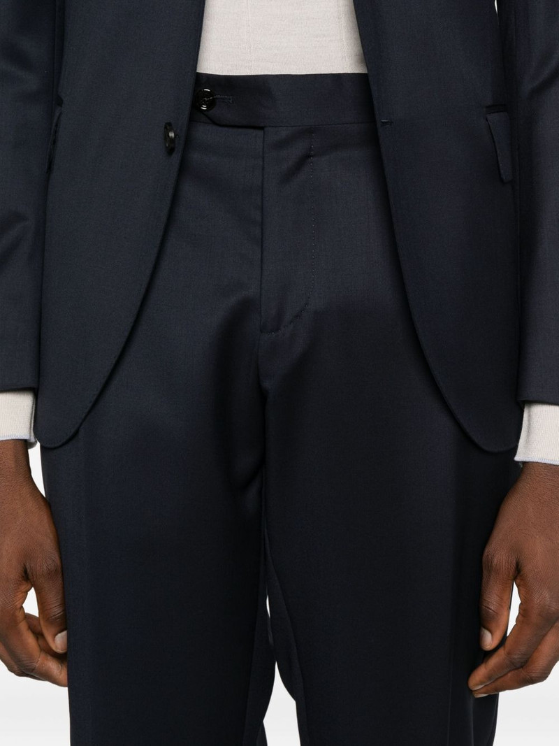 single-breasted suit 5
