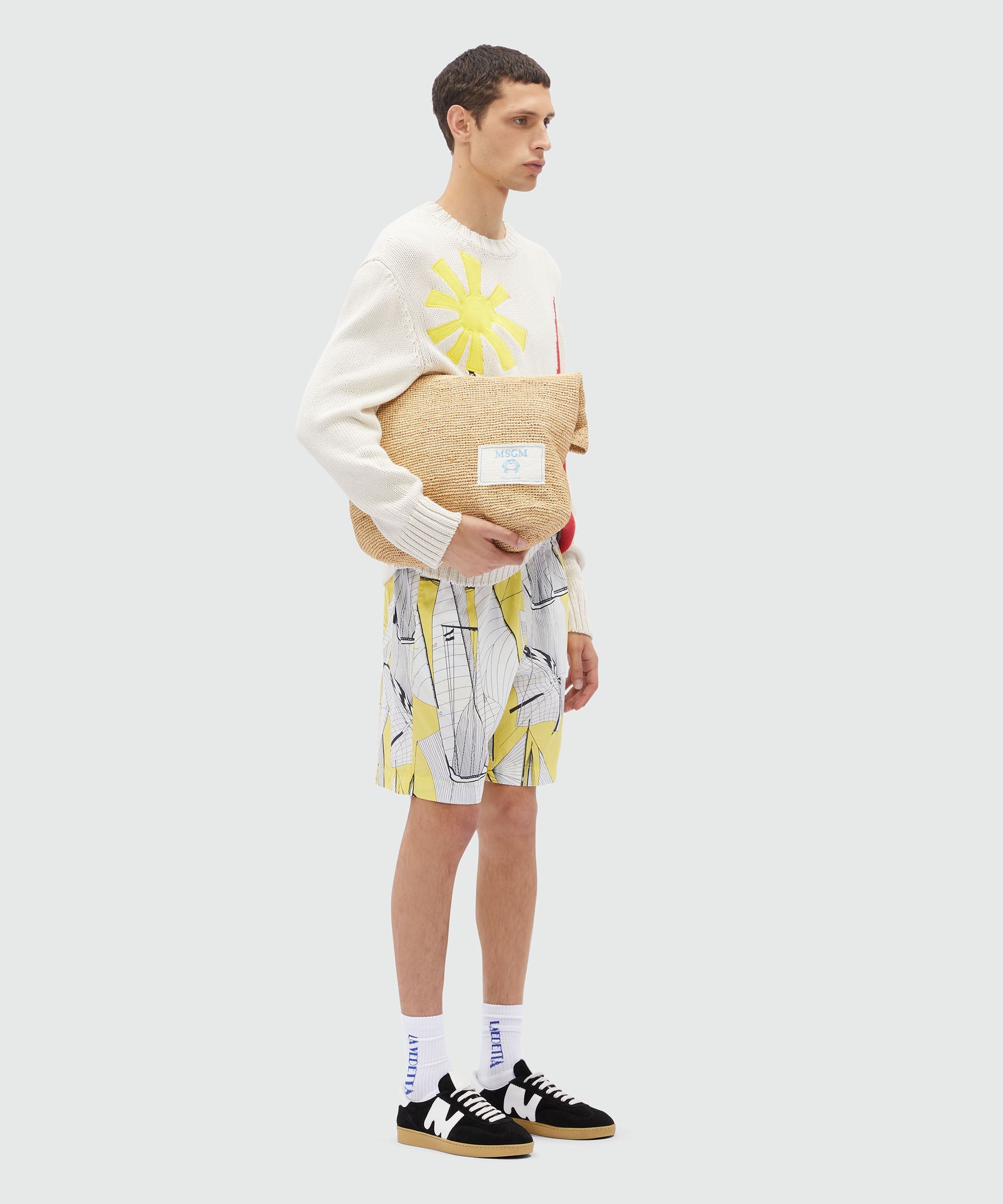 Bermuda shorts in yellow poplin with "Sale race" print - 4