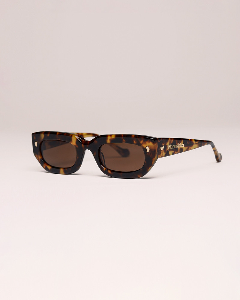 Nanushka KADEE - Bio-plastic d-shaped sunglasses - Dark Amber outlook