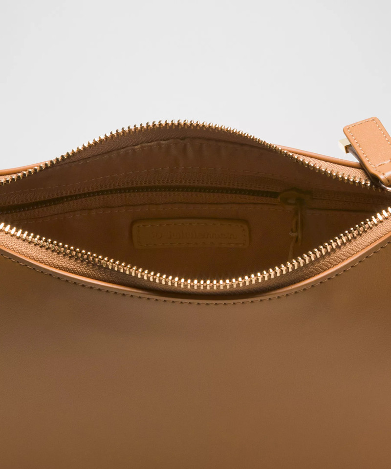City Essentials Small Shoulder Bag 3L *Smooth Leather Alternative 4