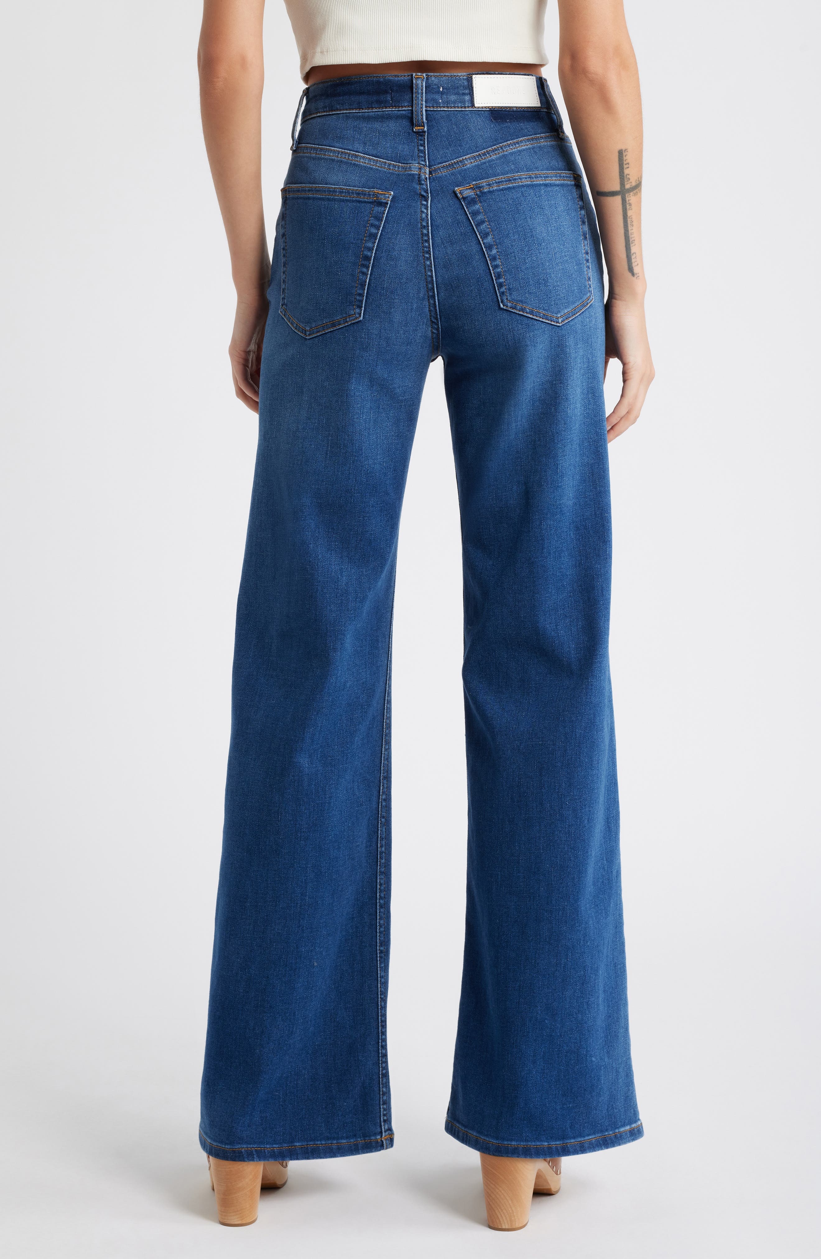 Re/Done '70s Twisted Seam High Waist Wide Leg Jeans in Monterey Fade at Nordstrom - 2