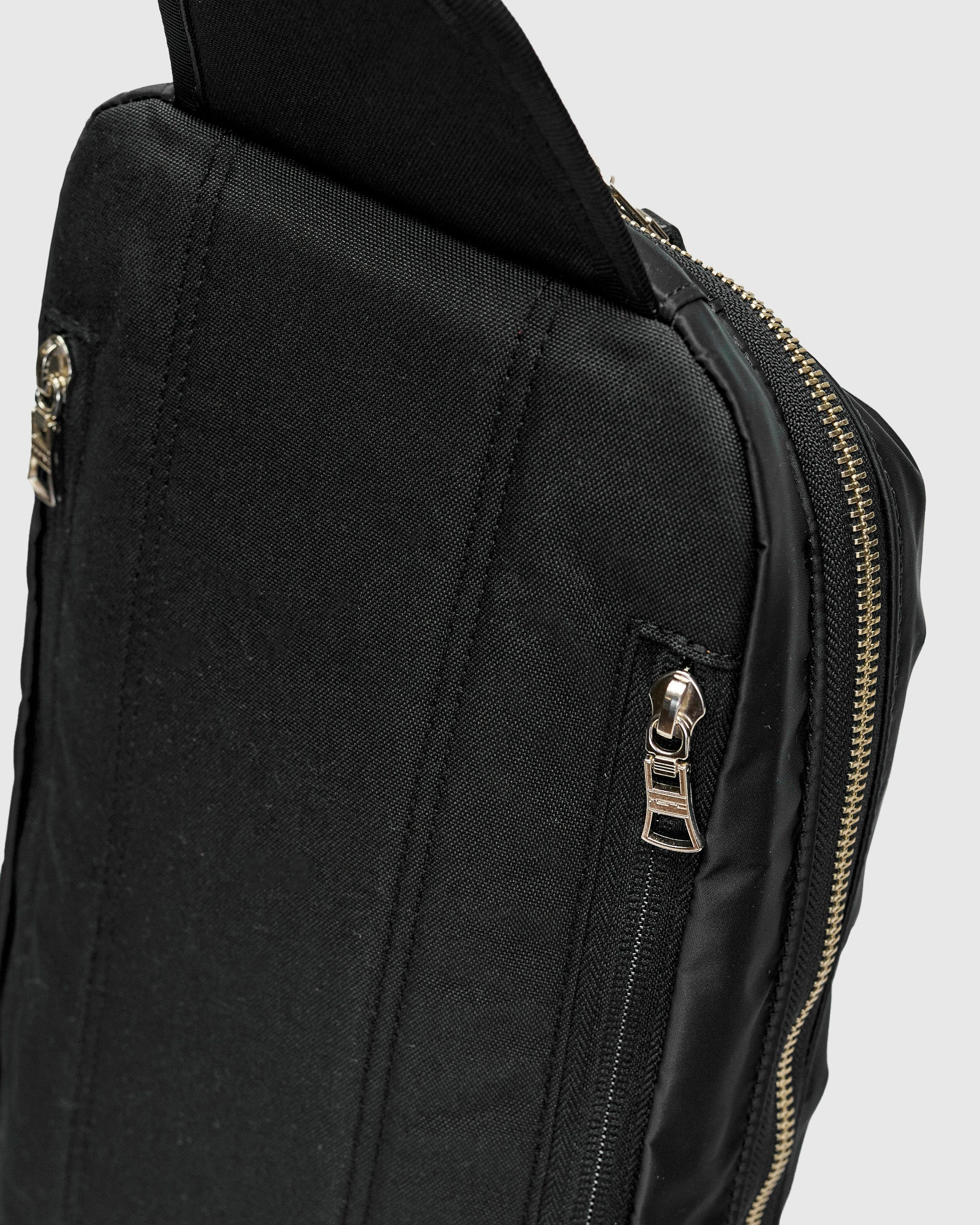 Lightning V2 Shoulder Sling Bag in Black - 6