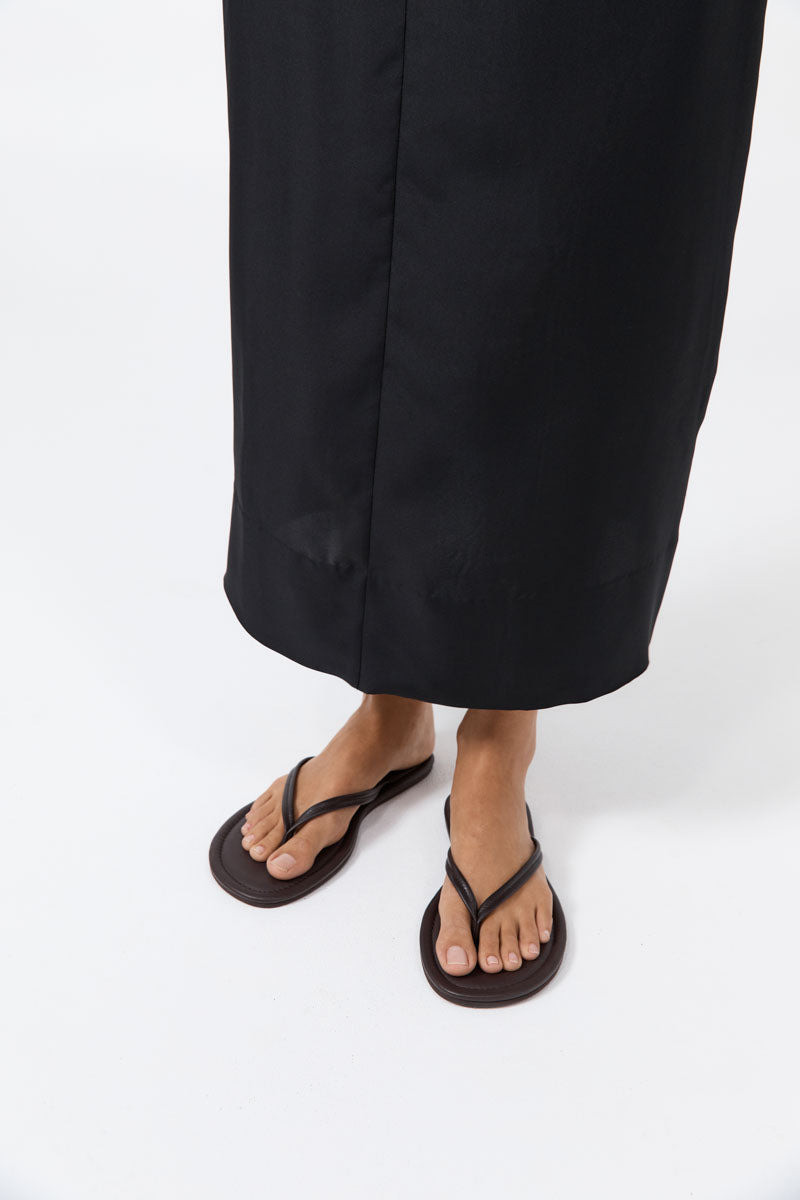 ST. AGNI Thong Detail Slide - Coffee outlook
