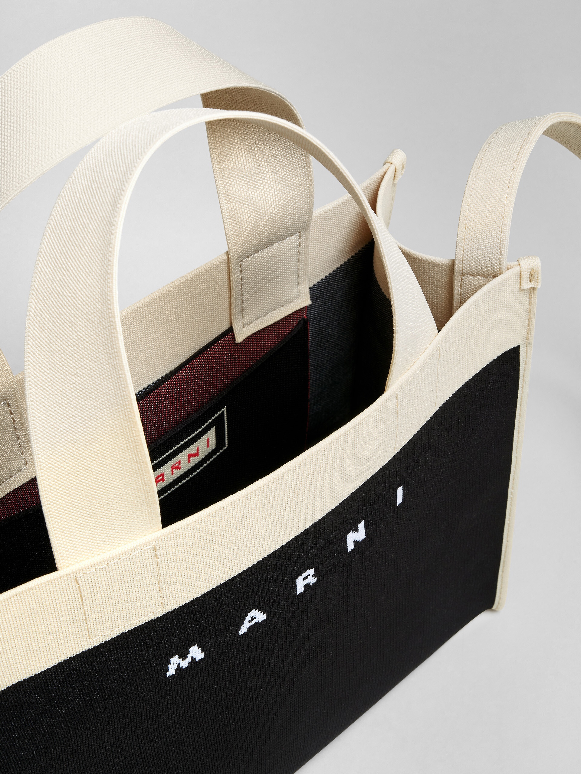 SMALL SHOPPING BAG IN BLACK AND WHITE JACQUARD - 4