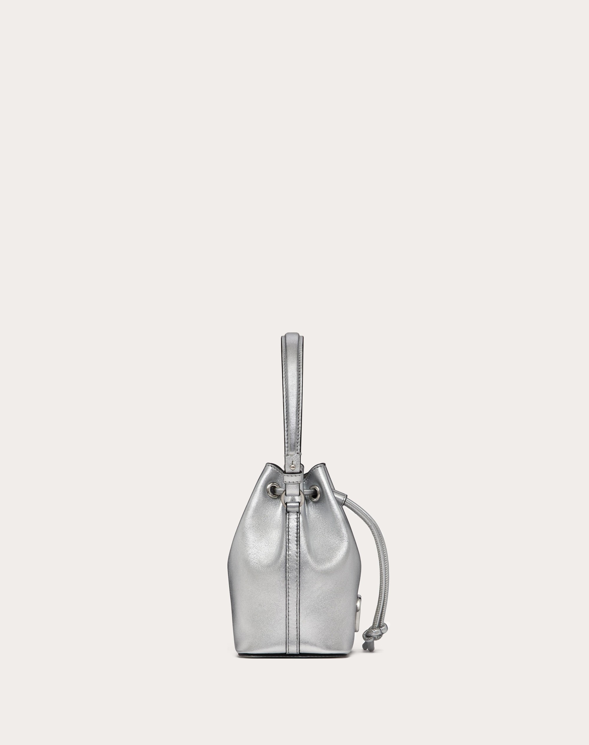 MINI VLOGO SIGNATURE BUCKET BAG IN METALLIC NAPPA LEATHER - 4