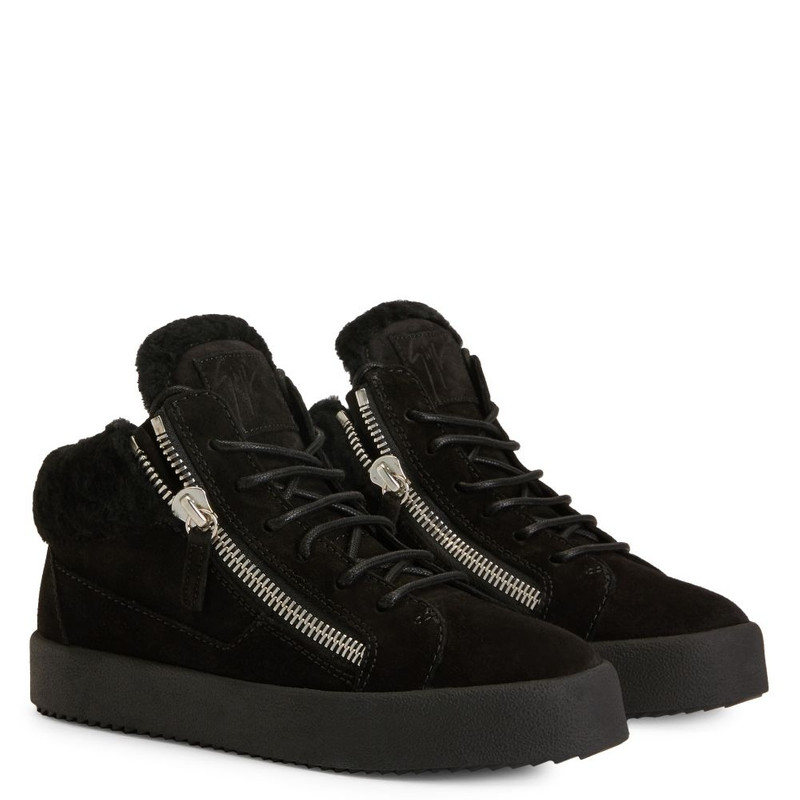 Giuseppe Zanotti Kriss outlook