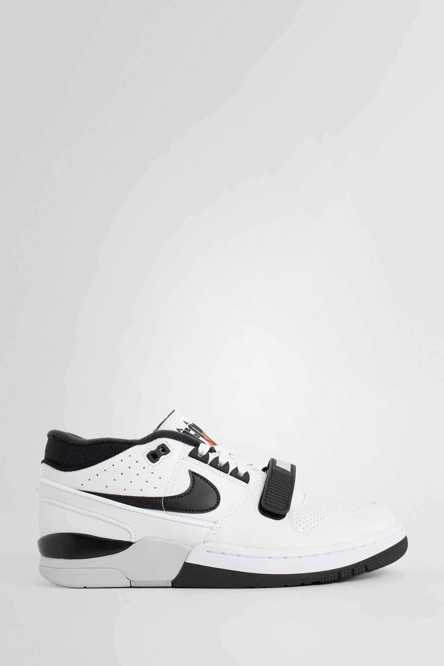 NIKE UNISEX BLACK&WHITE SNEAKERS - 1