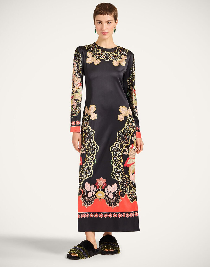 La DoubleJ Clingy Swing outlook