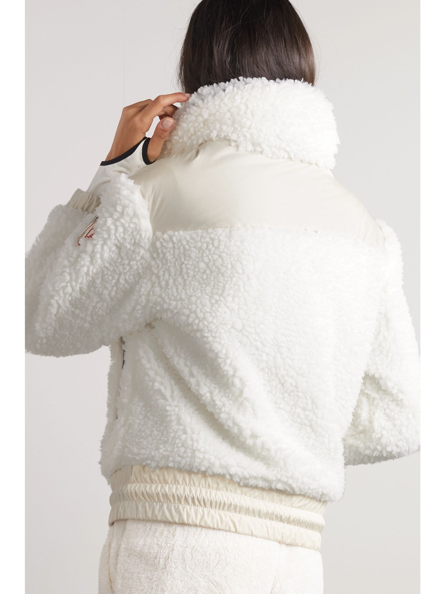 Appliquéd shell-paneled faux shearling down ski jacket White - 4