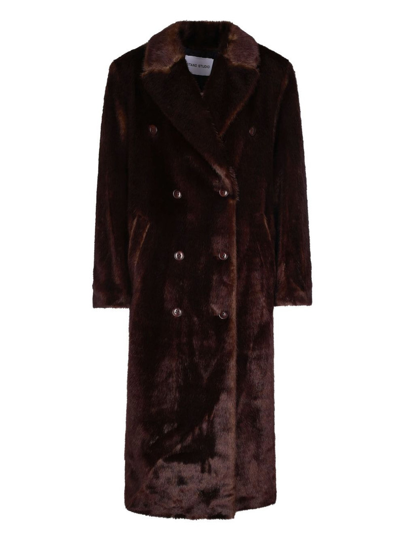 buttoned coat 1