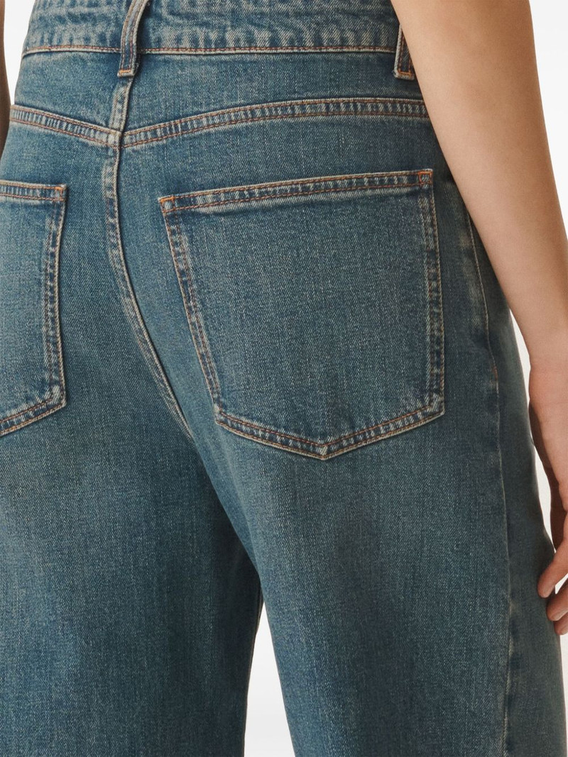 straight-leg jeans 5